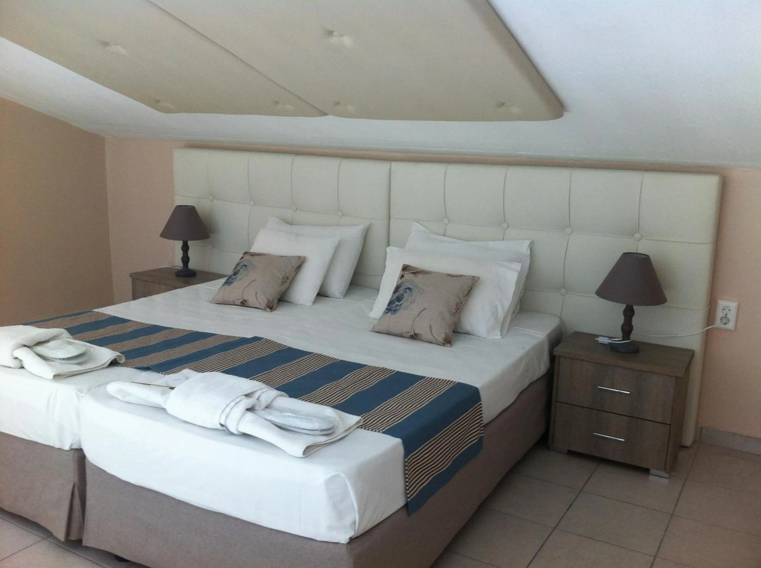 Bedroom, Bed in Govino Bay