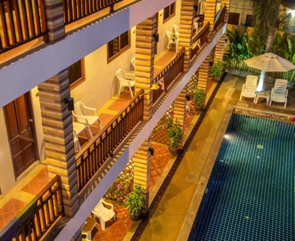 Swimming pool in Hathai House