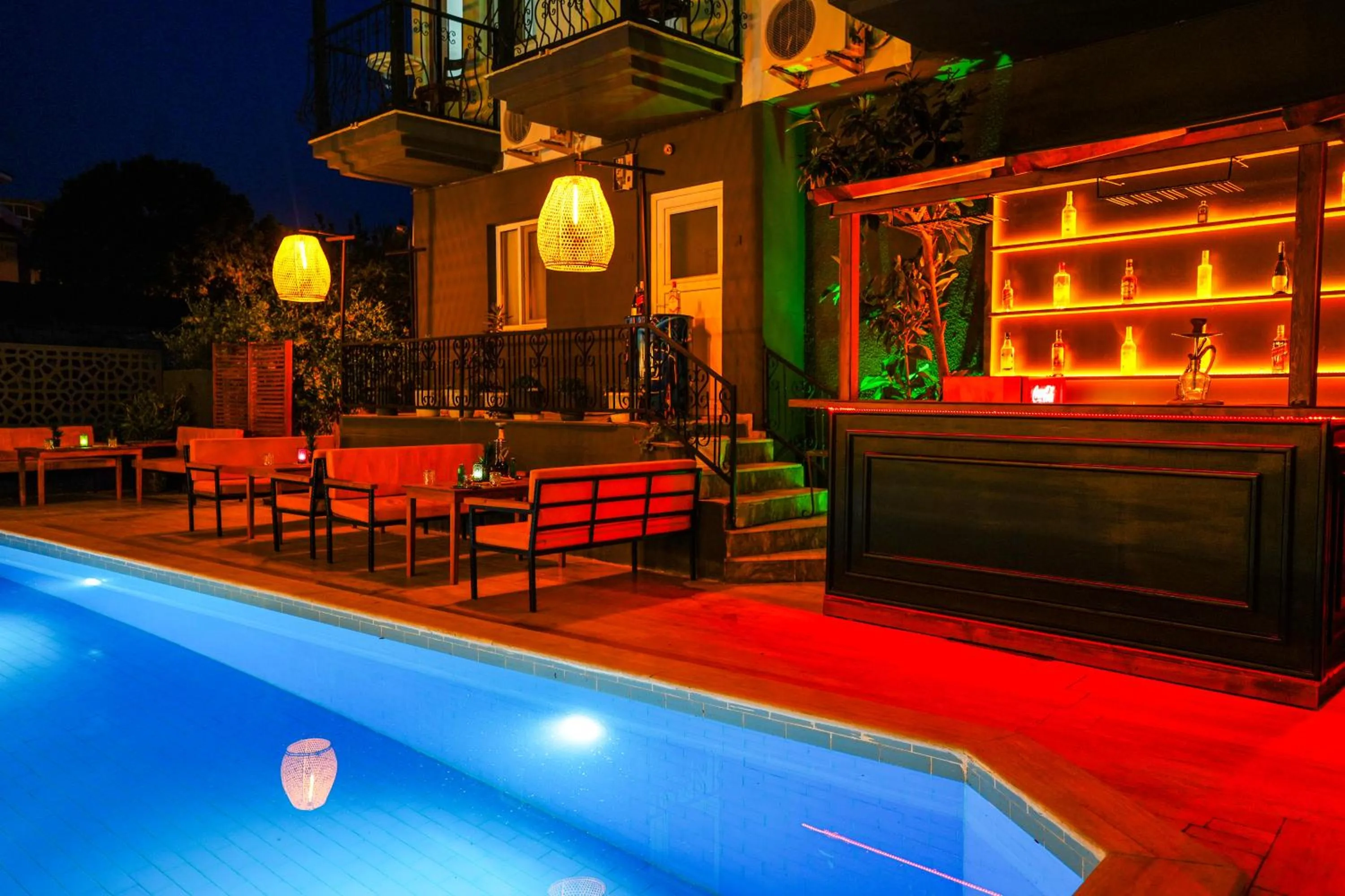 Four Seasons Apart Hotel