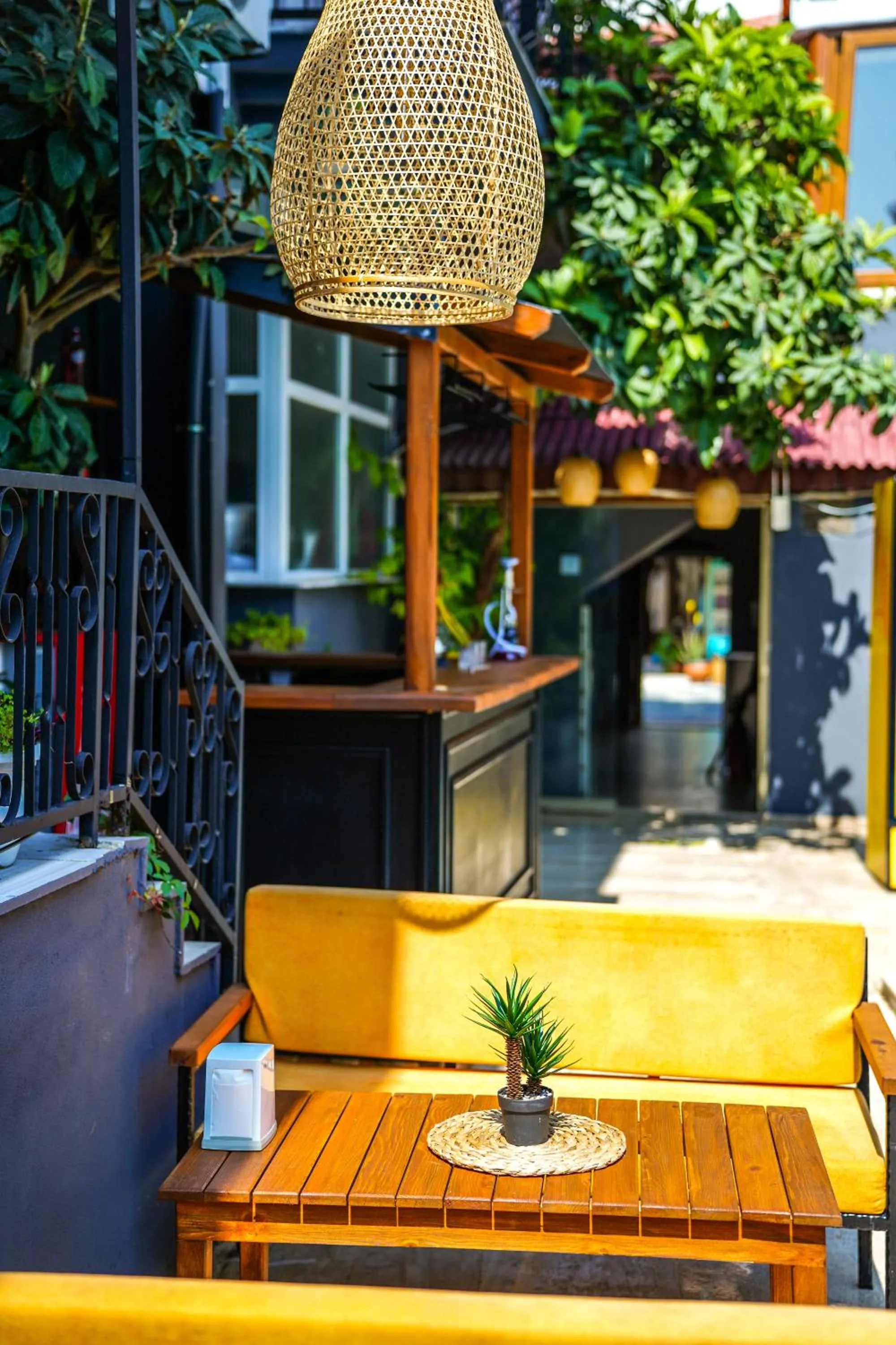 Four Seasons Apart Hotel