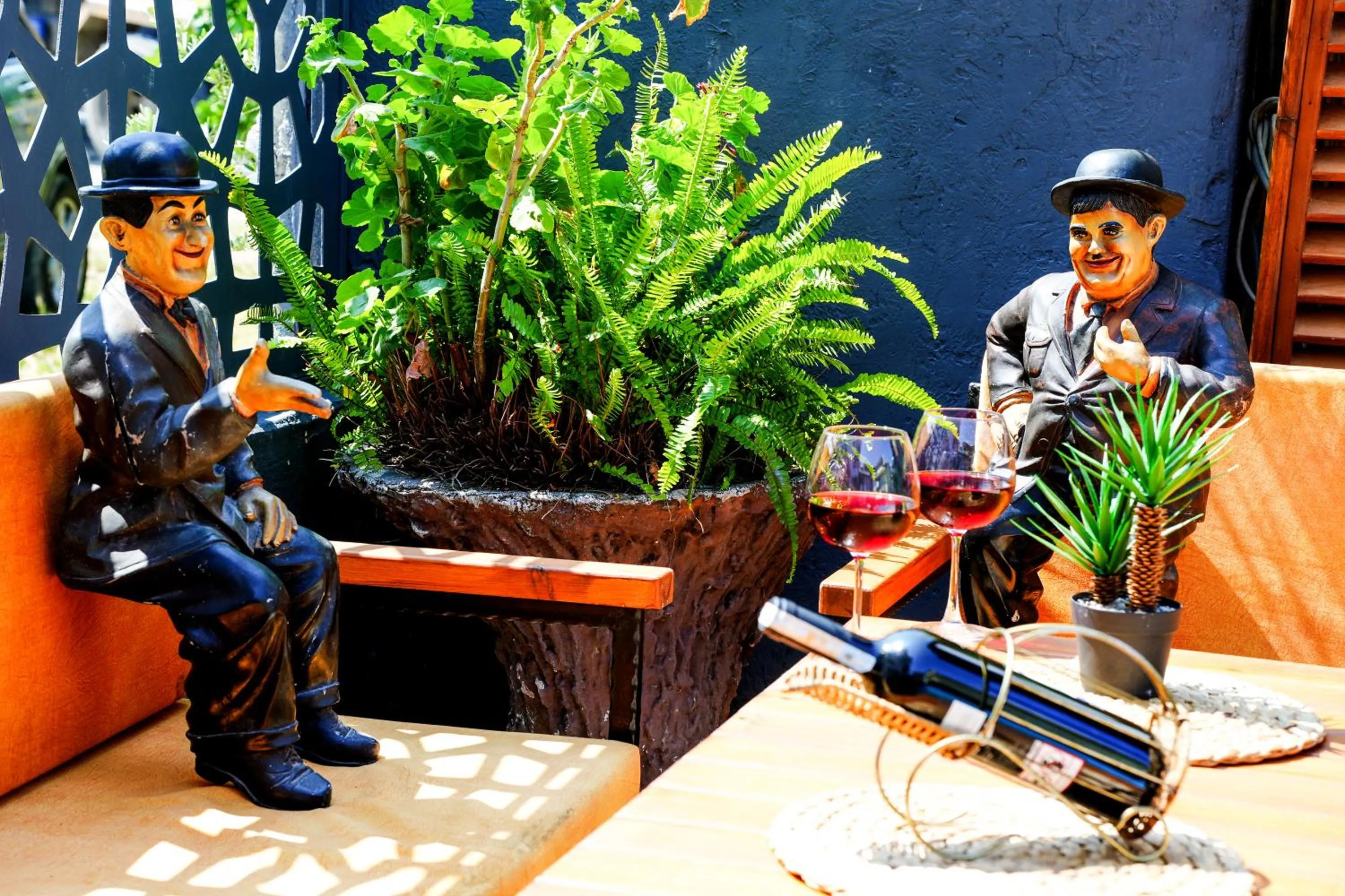 Four Seasons Apart Hotel