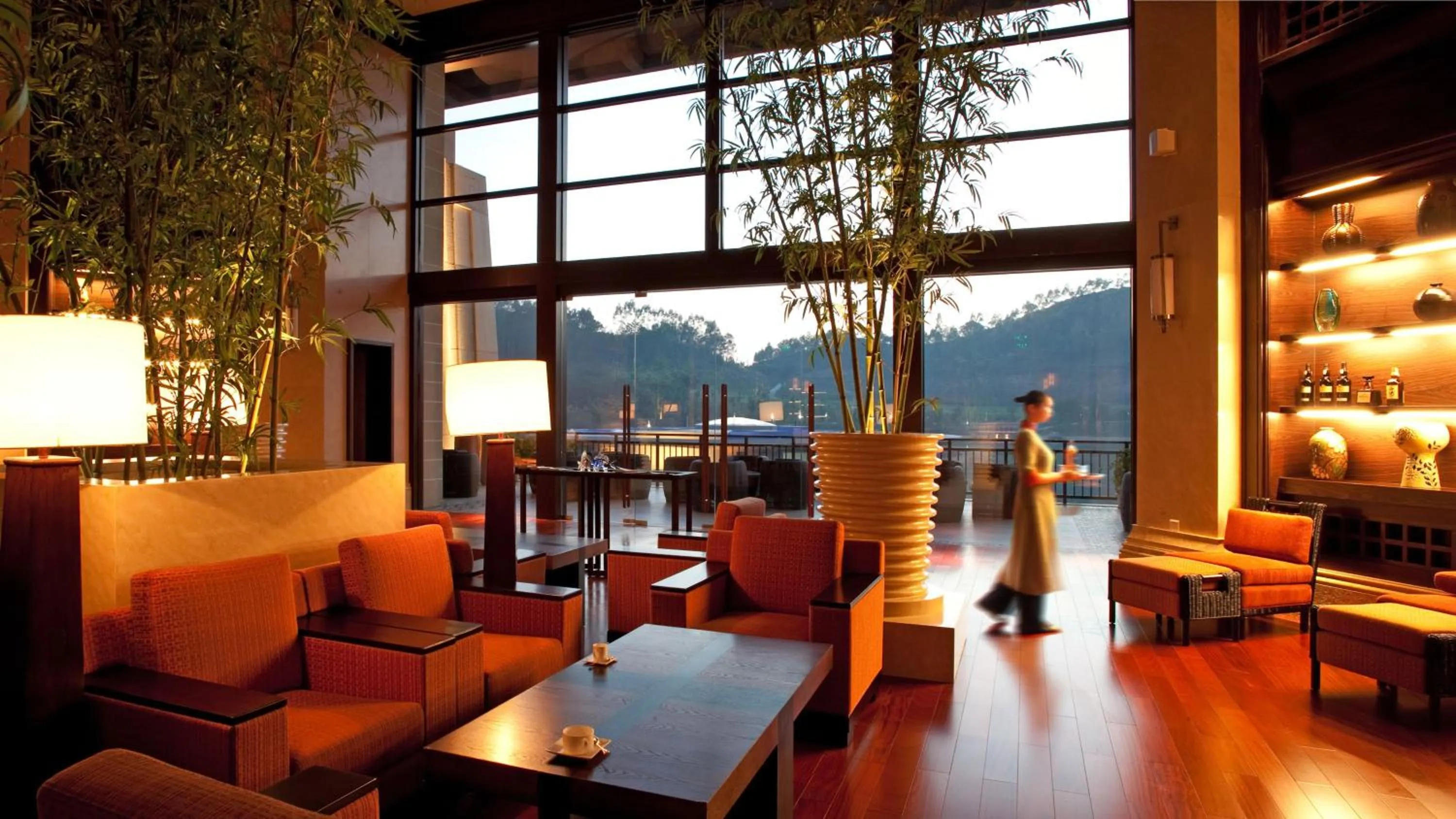 Lounge or bar in InterContinental Huizhou