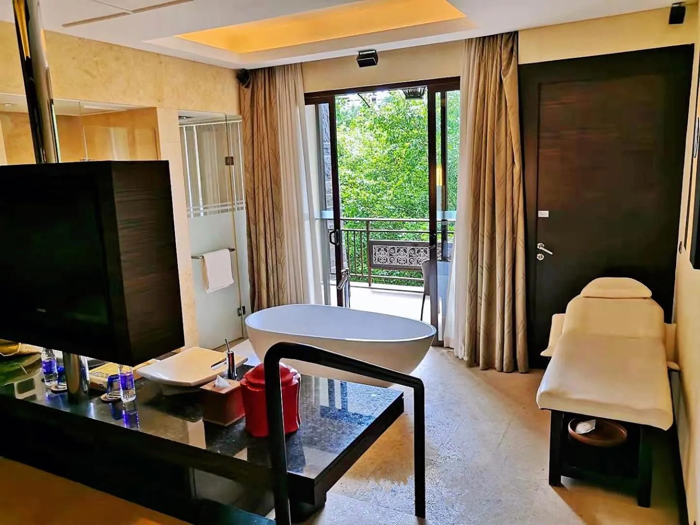 Seating Area in InterContinental Huizhou