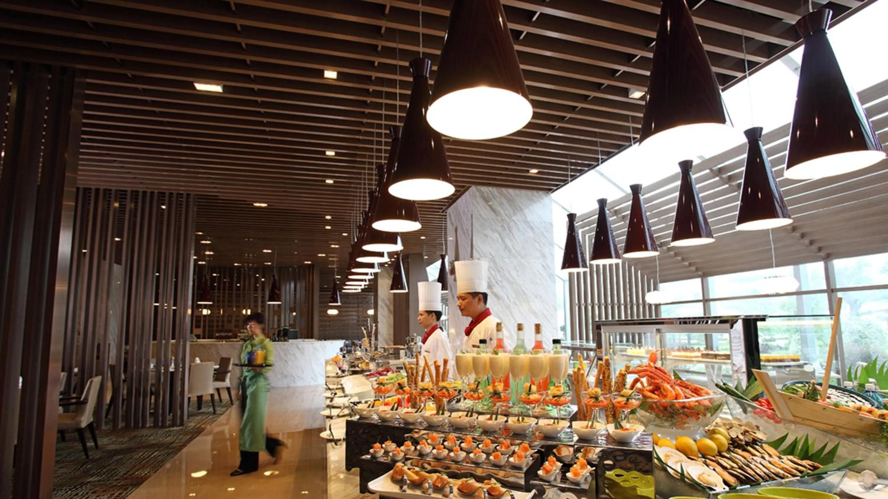 Restaurant/places to eat in Crowne Plaza Zhongshan Wing On City by IHG