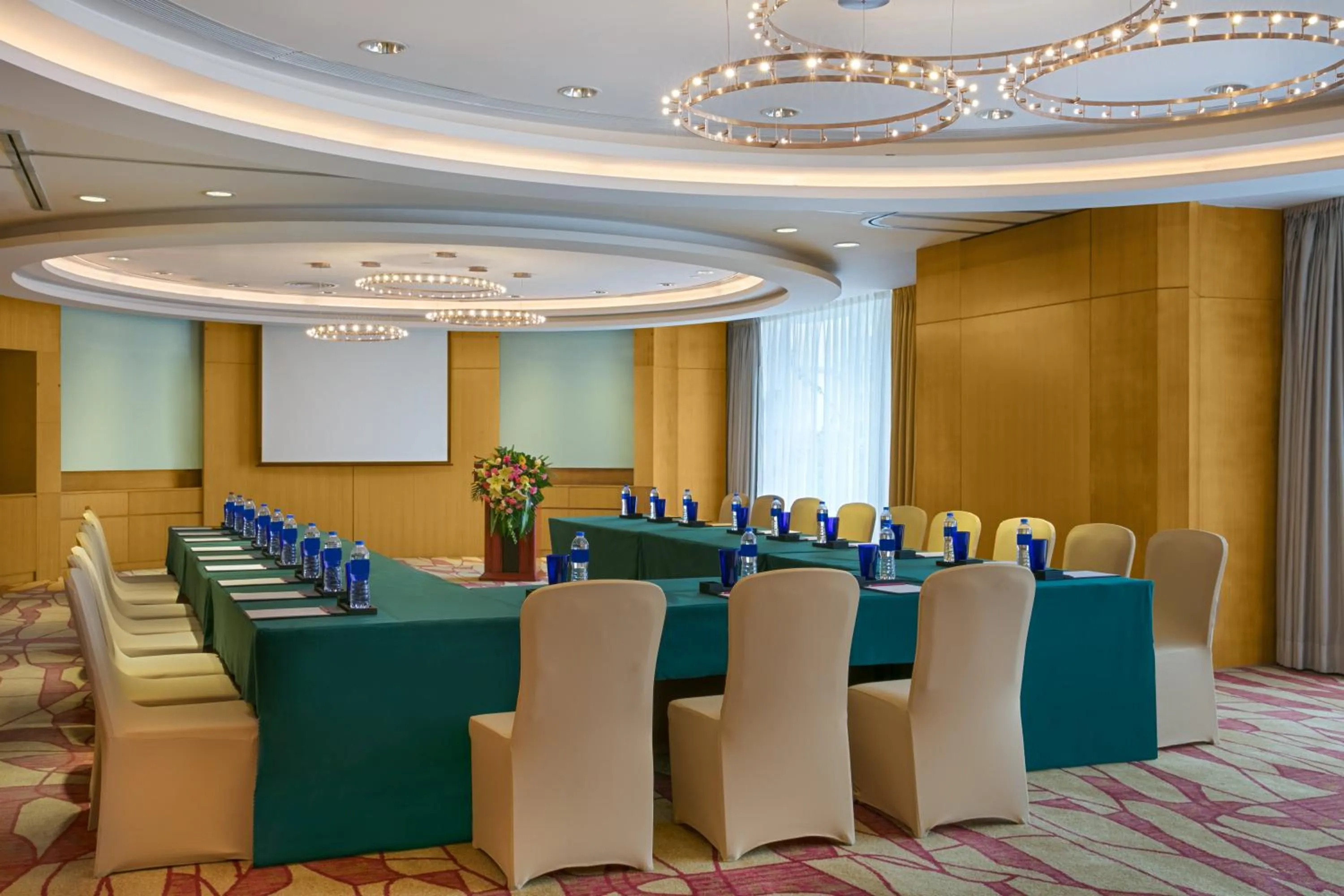 Meeting/conference room in Crowne Plaza Zhongshan Wing On City by IHG
