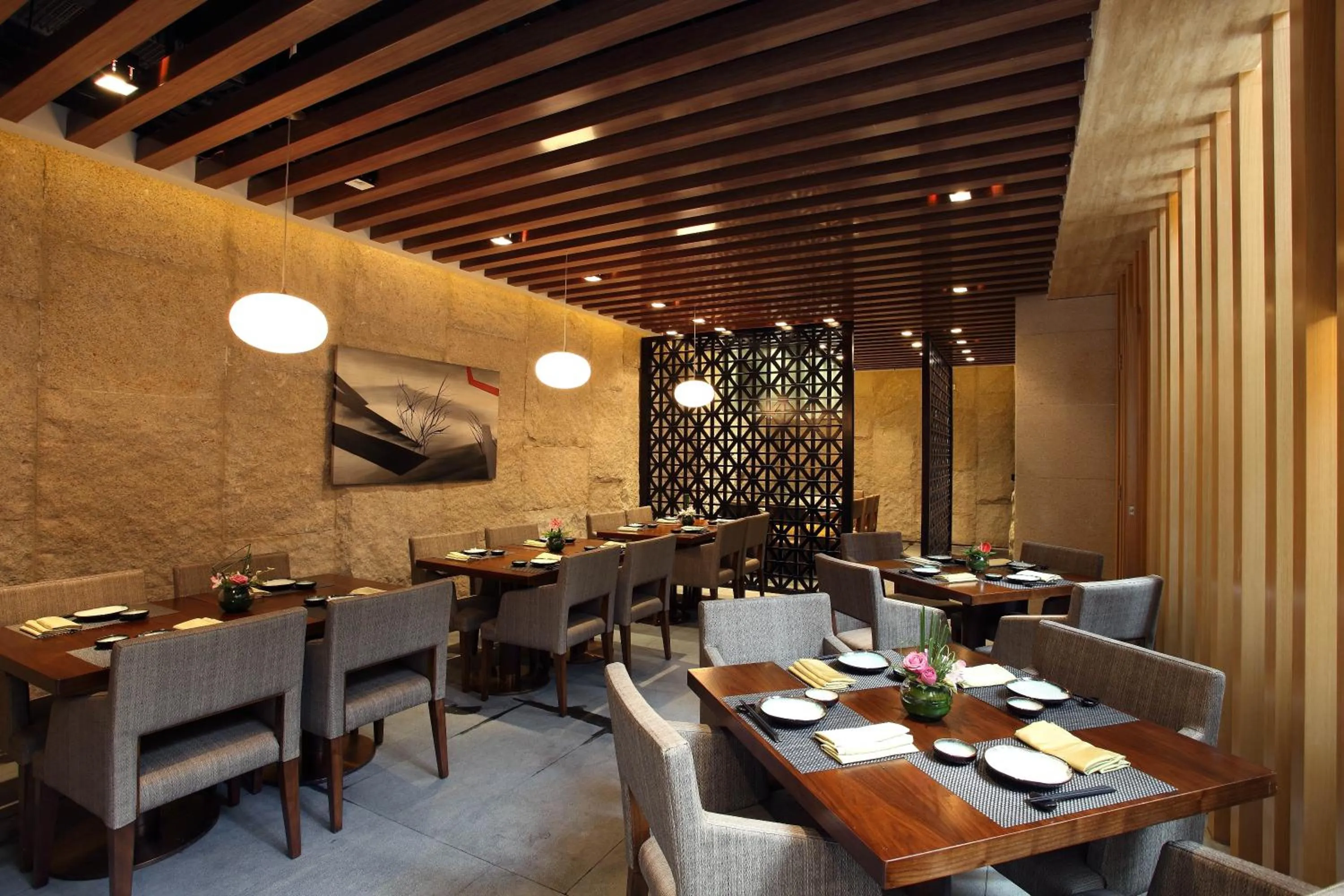 Restaurant/places to eat in Crowne Plaza Zhongshan Wing On City by IHG
