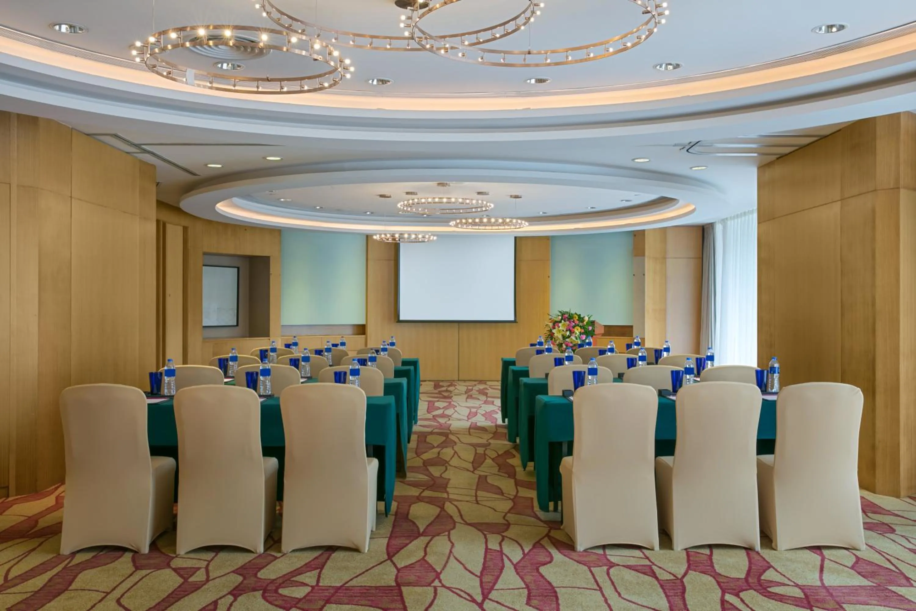 Meeting/conference room in Crowne Plaza Zhongshan Wing On City by IHG
