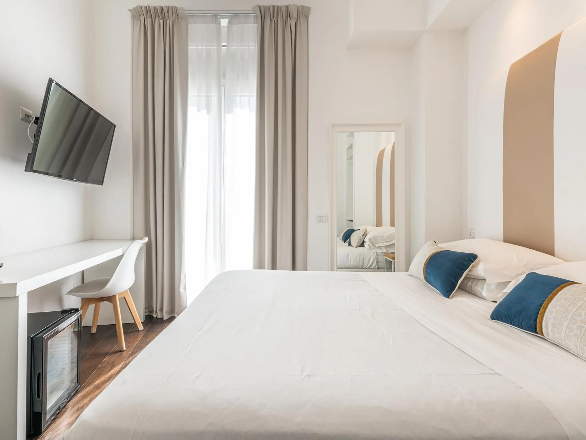 Double Room with Balcony in PLEY Boutique Del Centro