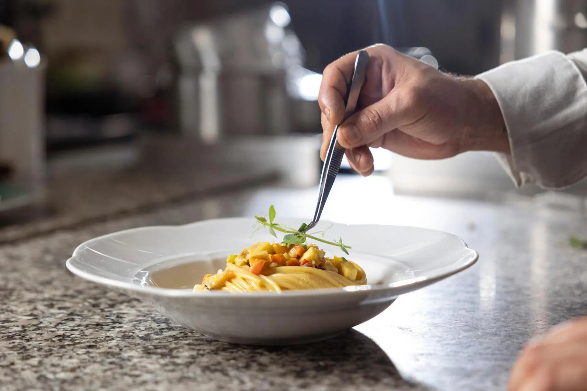 kitchen in Hotel Londra Slow Living Molveno