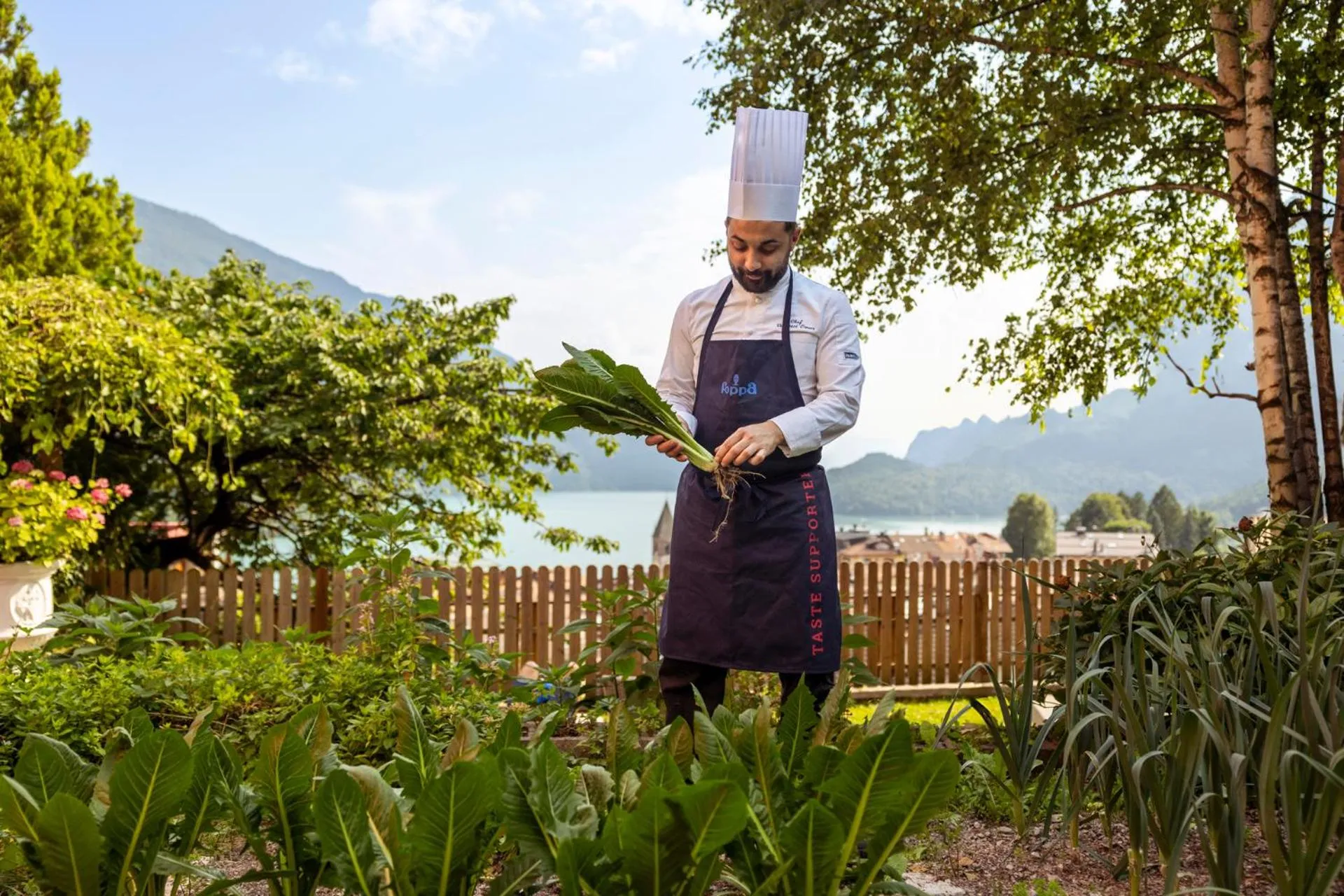 kitchen in Hotel Londra Slow Living Molveno