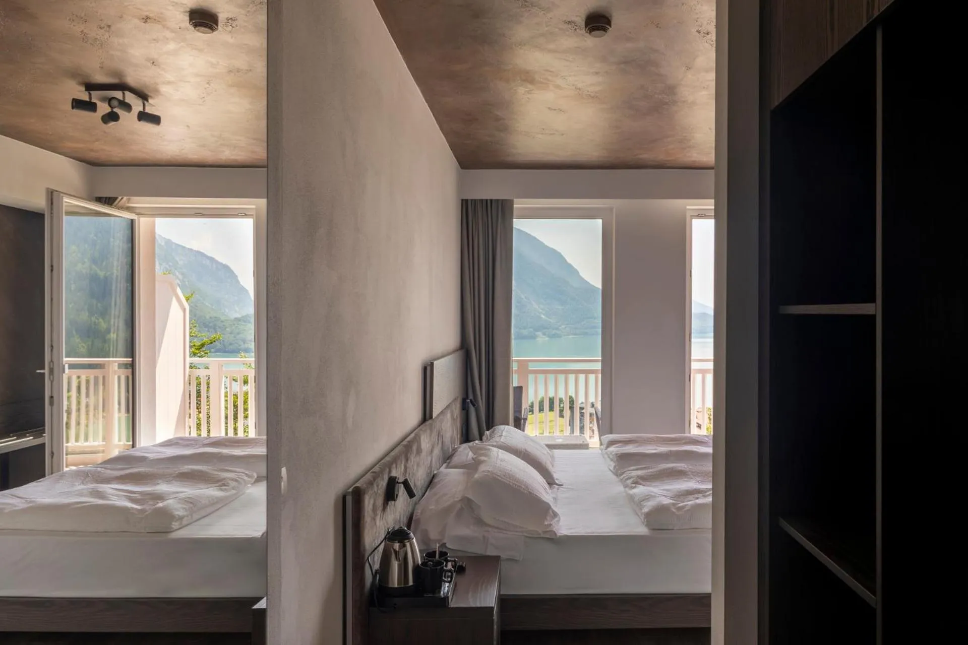 Bedroom, Bed in Hotel Londra Slow Living Molveno
