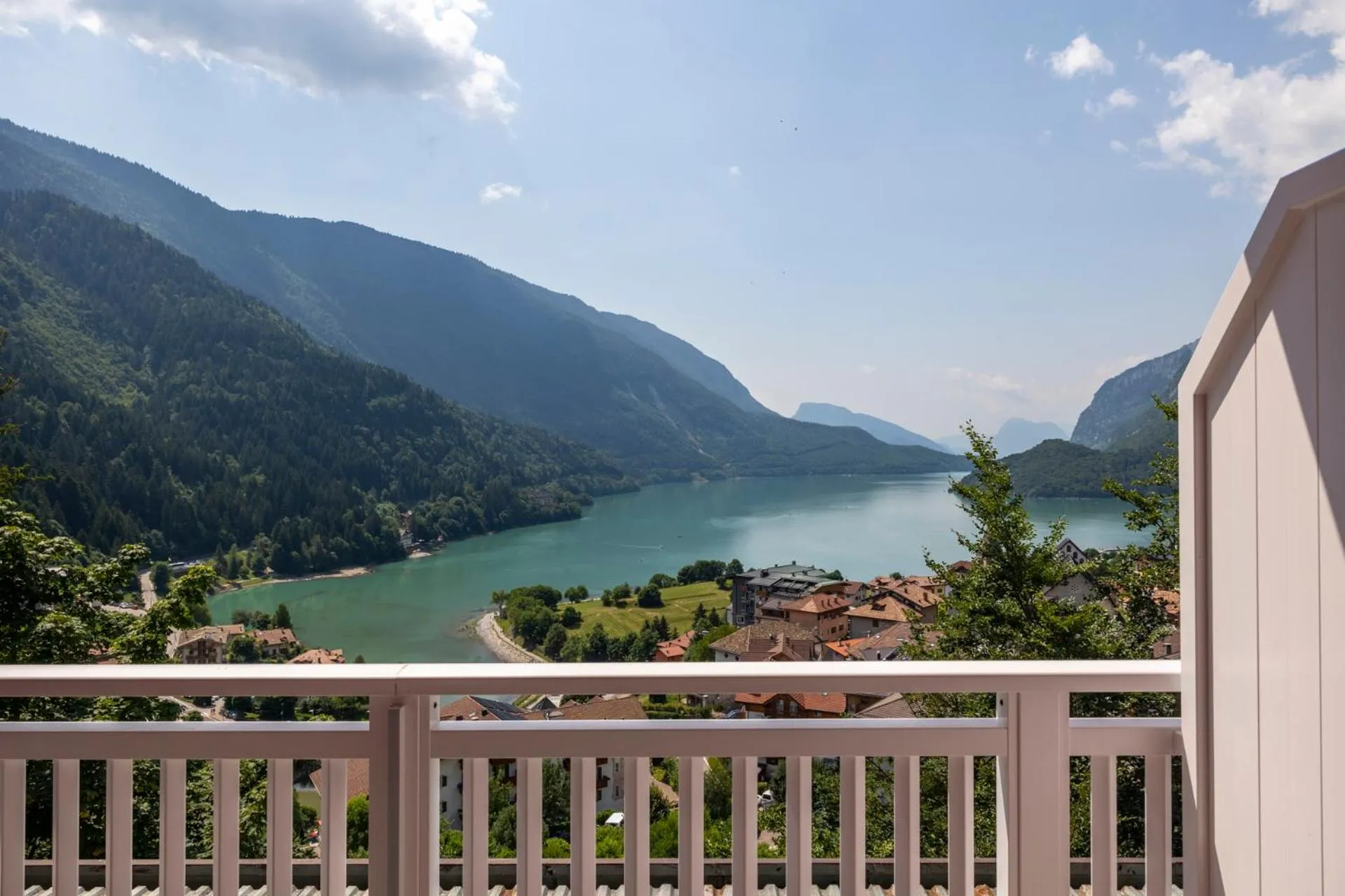Lake view in Hotel Londra Slow Living Molveno