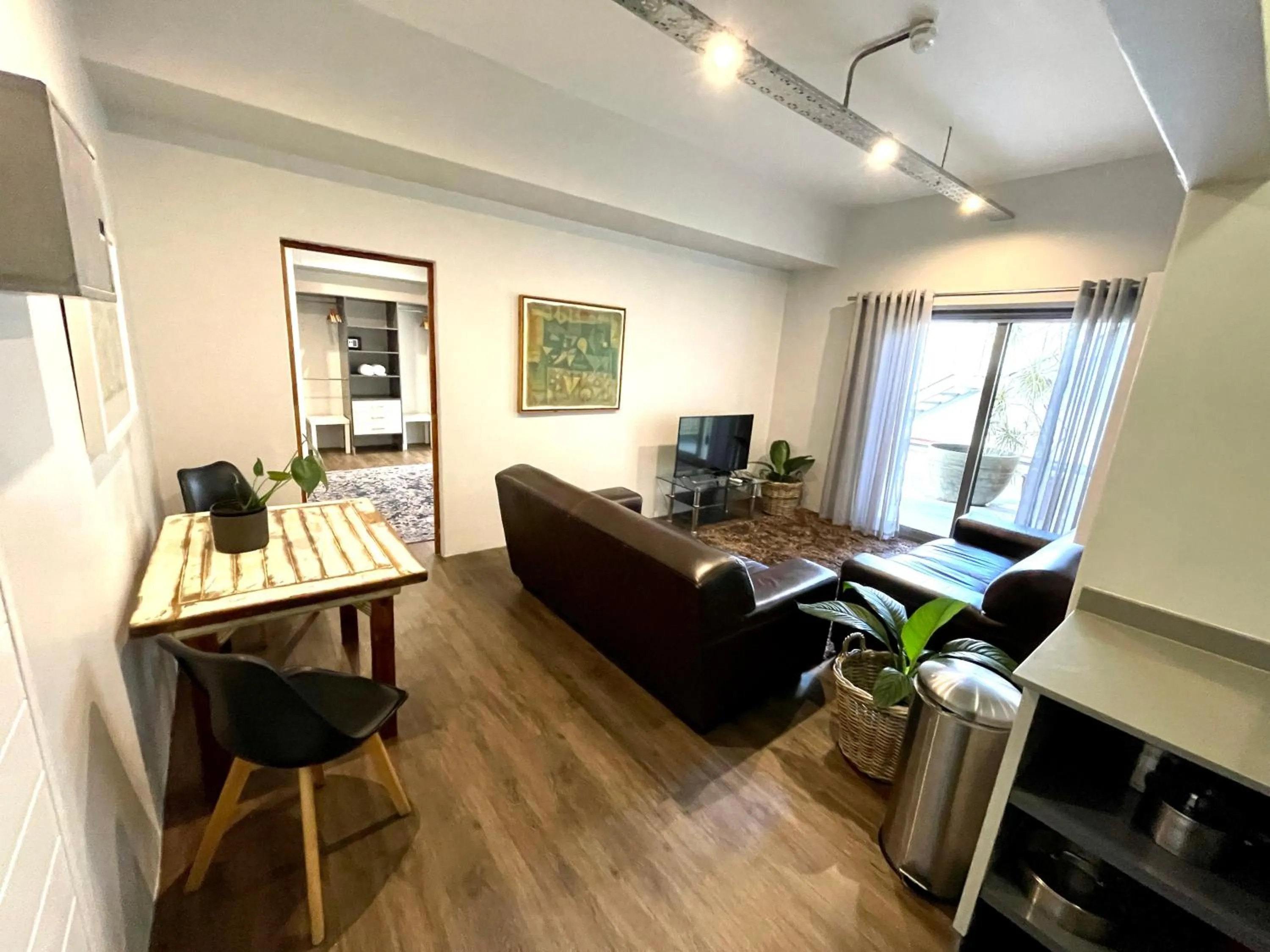 TV and multimedia in Zeederberg Corner