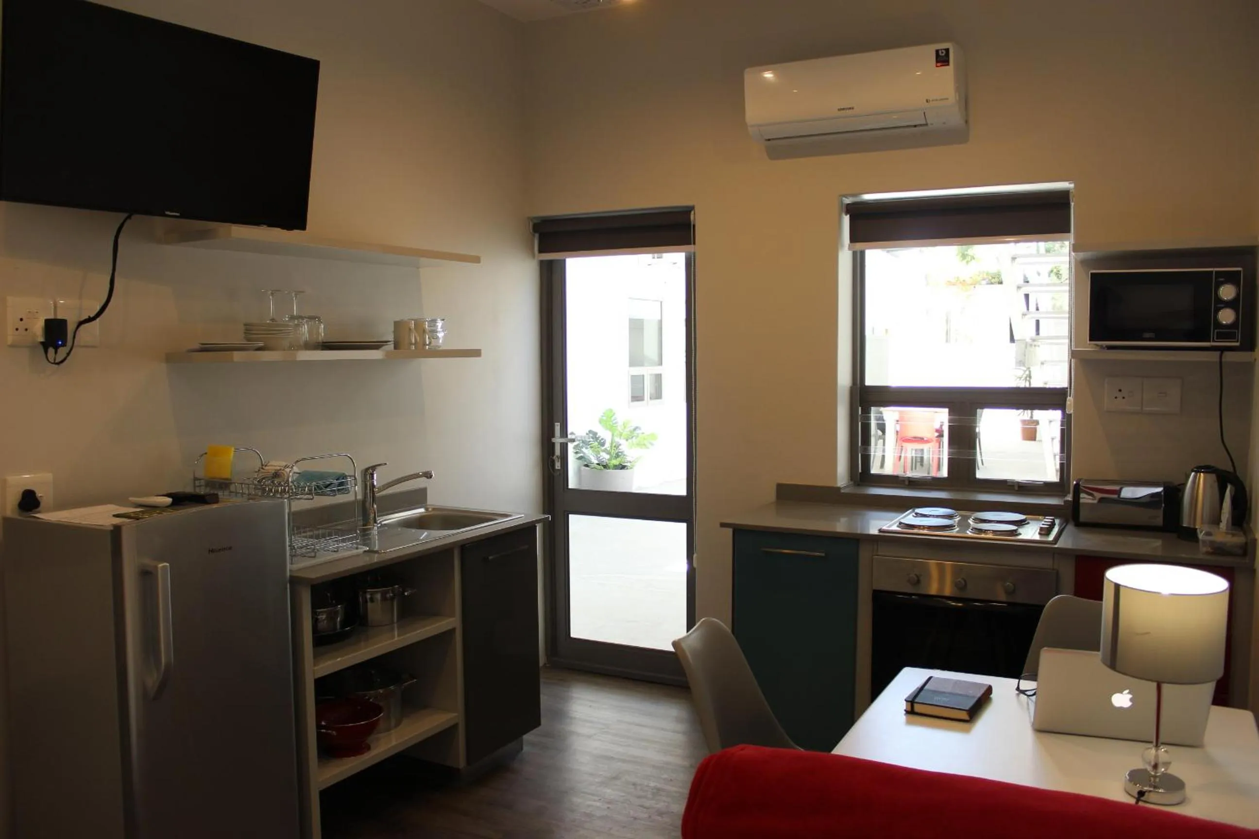 TV and multimedia in Zeederberg Corner