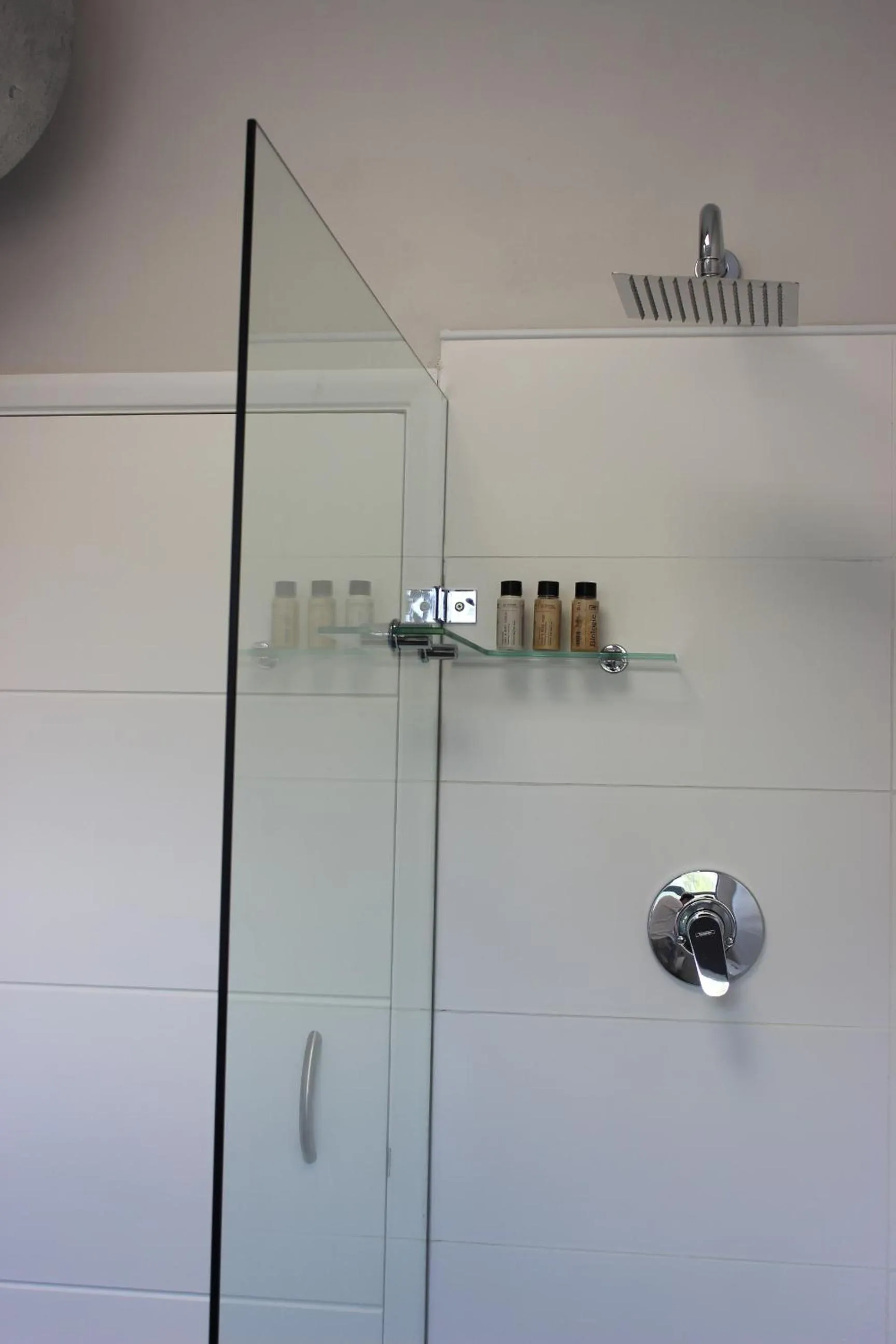 Shower in Zeederberg Corner