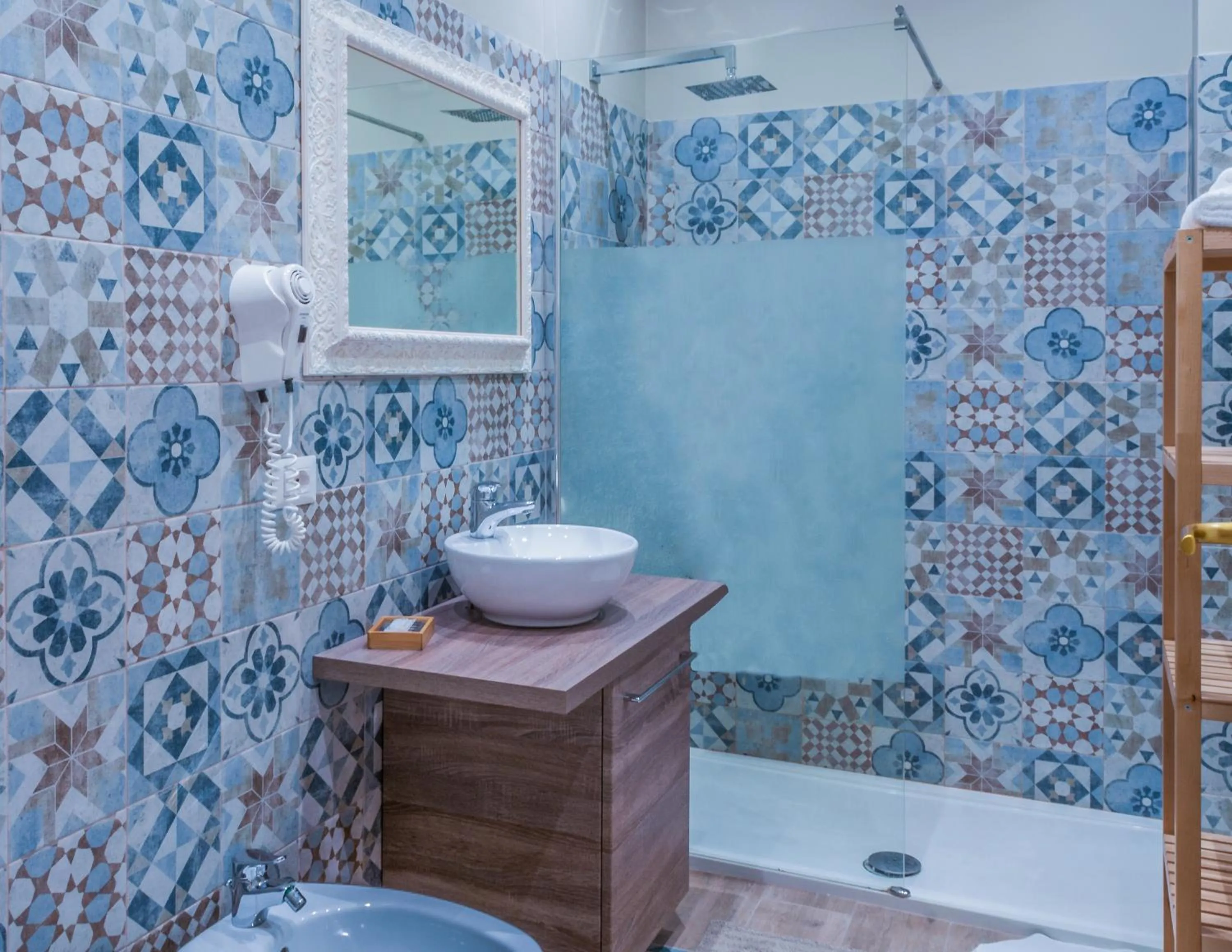 Shower in Melo Accommodations