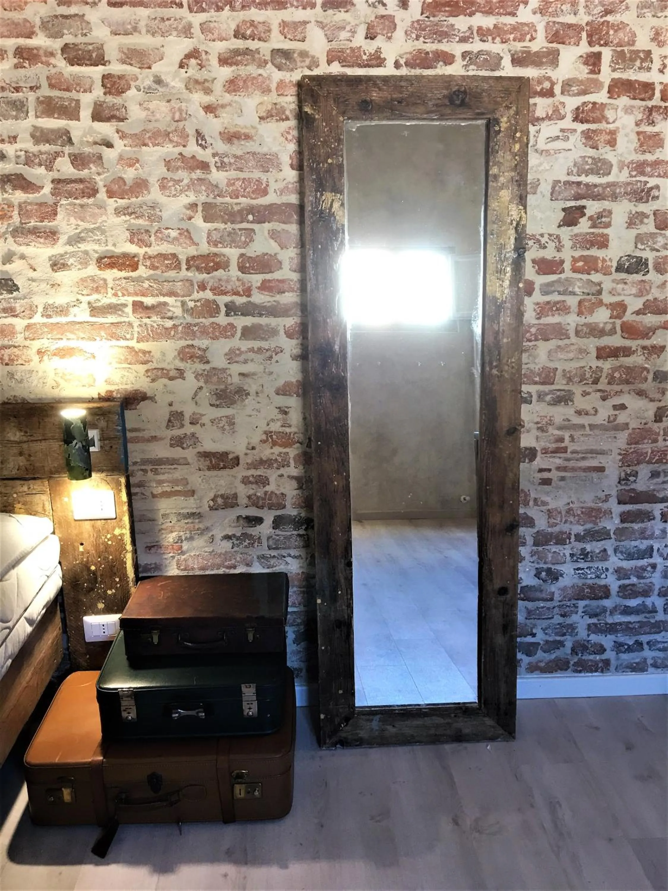 Decorative detail in Il Pozzo di Santa Zita