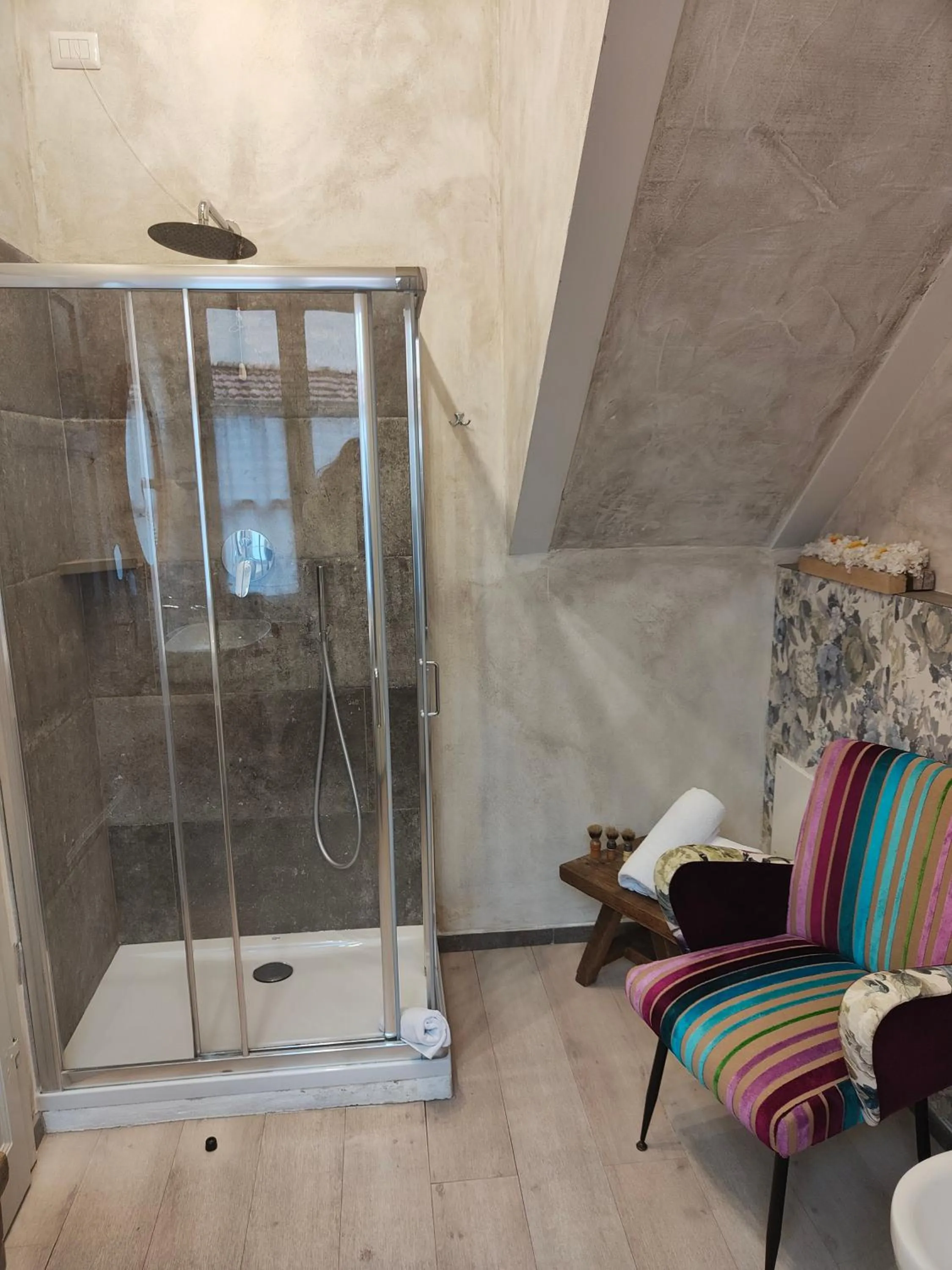 Shower in Il Pozzo di Santa Zita