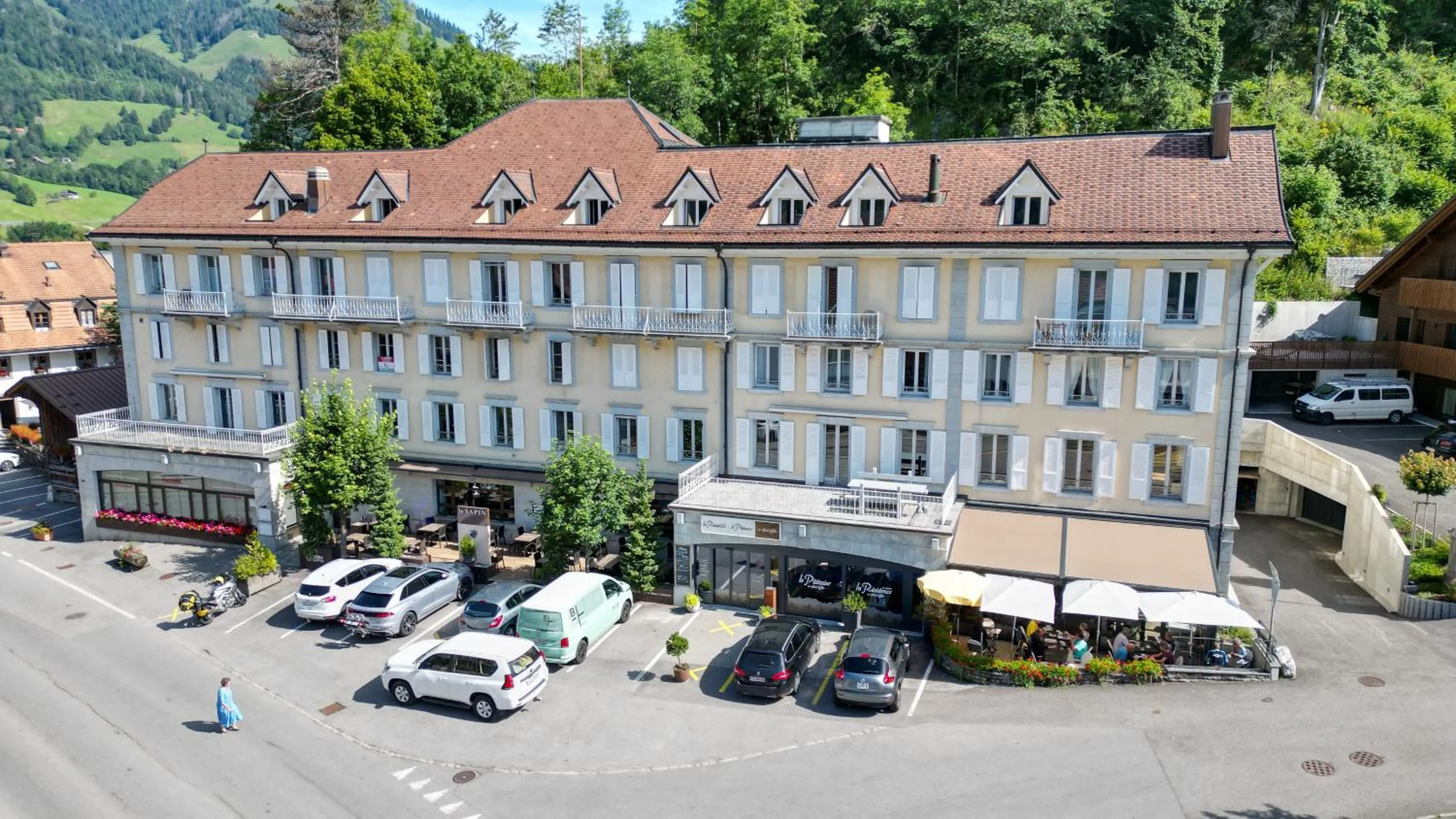 Property building in Résidence le Sapin & Bains de la Gruyère