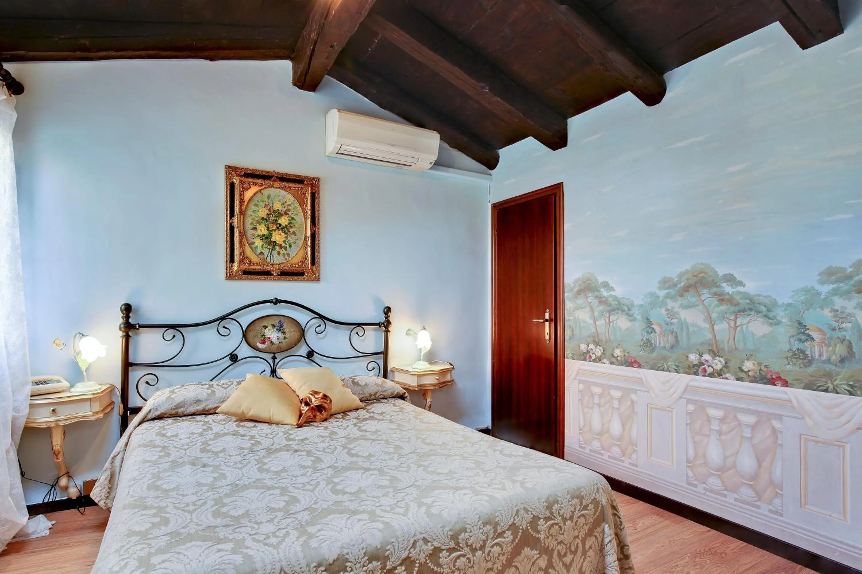Photo of the whole room, Bed in Locanda Antico Fiore