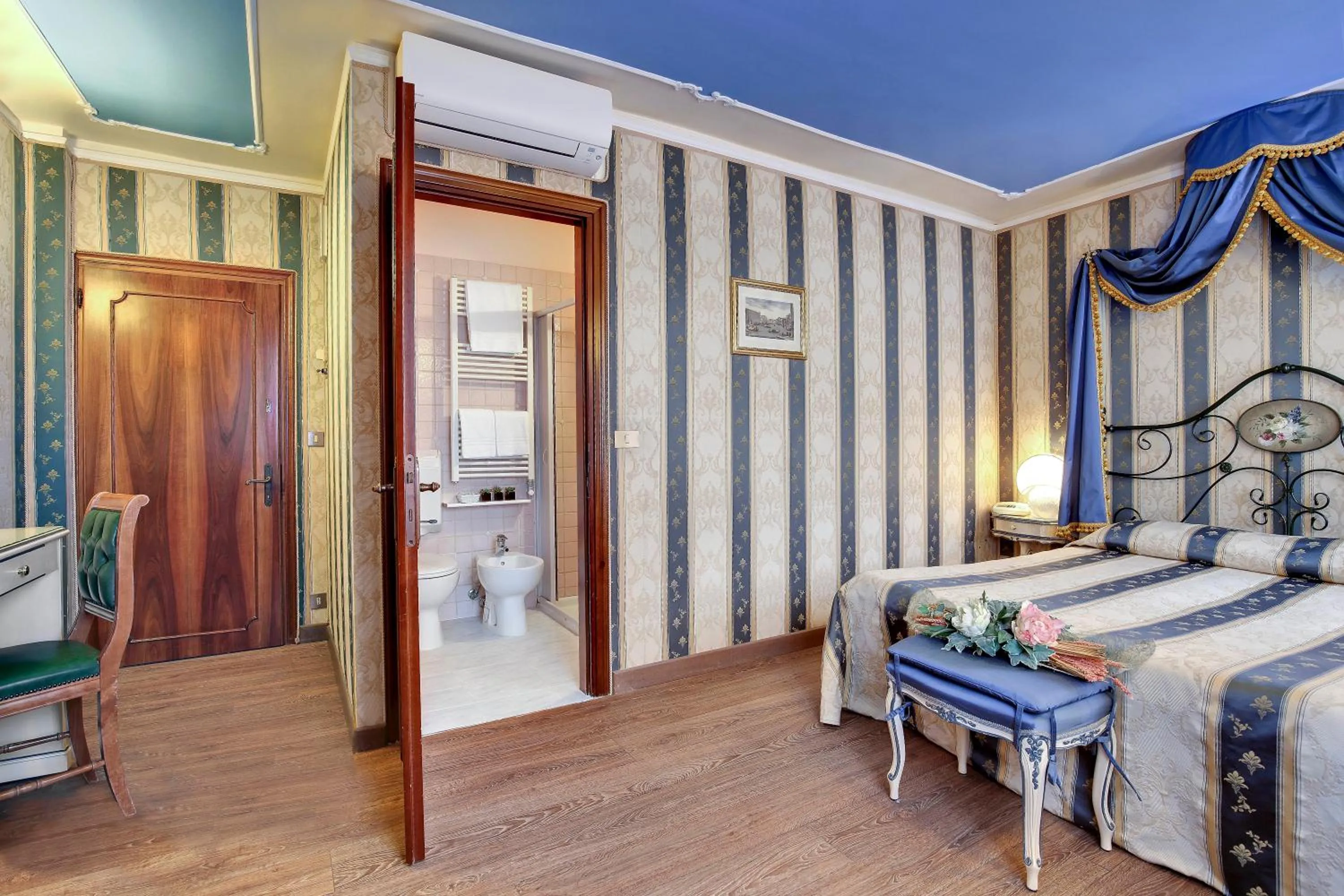 Photo of the whole room, Bed in Locanda Antico Fiore