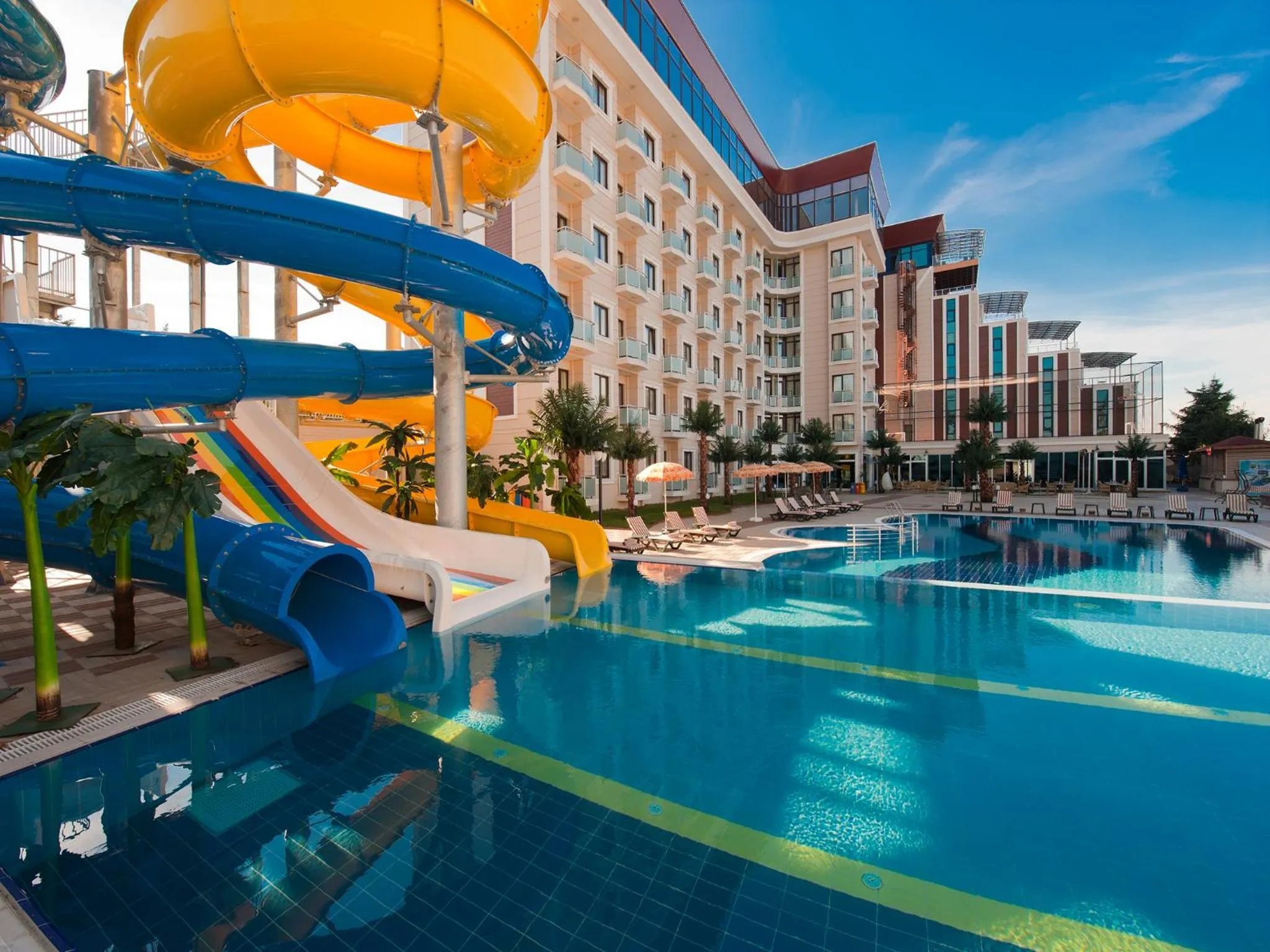 Swimming pool in Elegance Resort Hotel & SPA Wellness-Aqua
