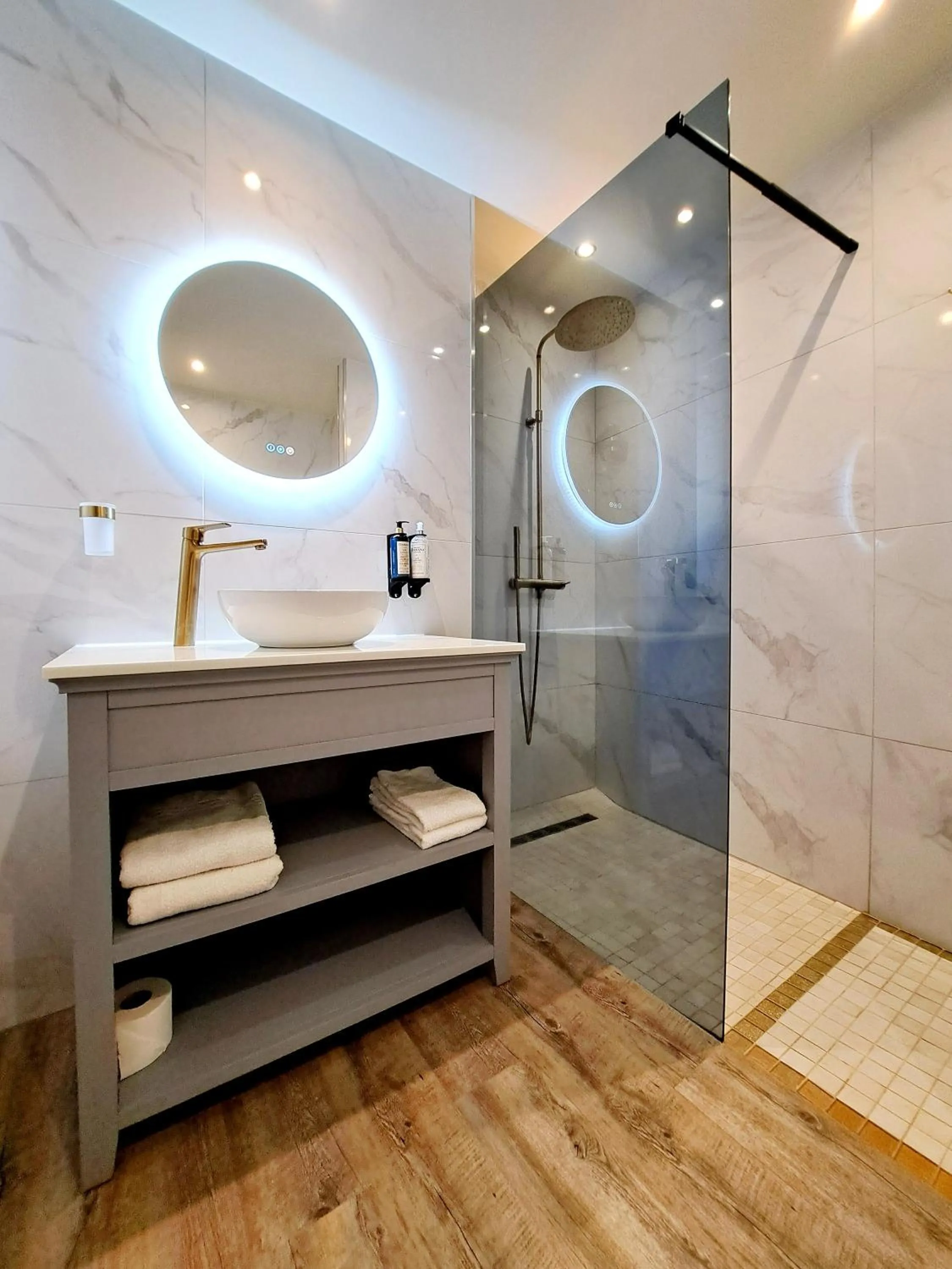 Bathroom in Le Nautile Beachfront