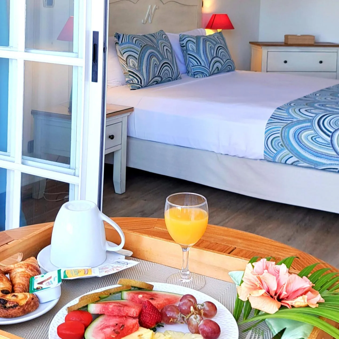 Balcony/Terrace, Bed in Le Nautile Beachfront