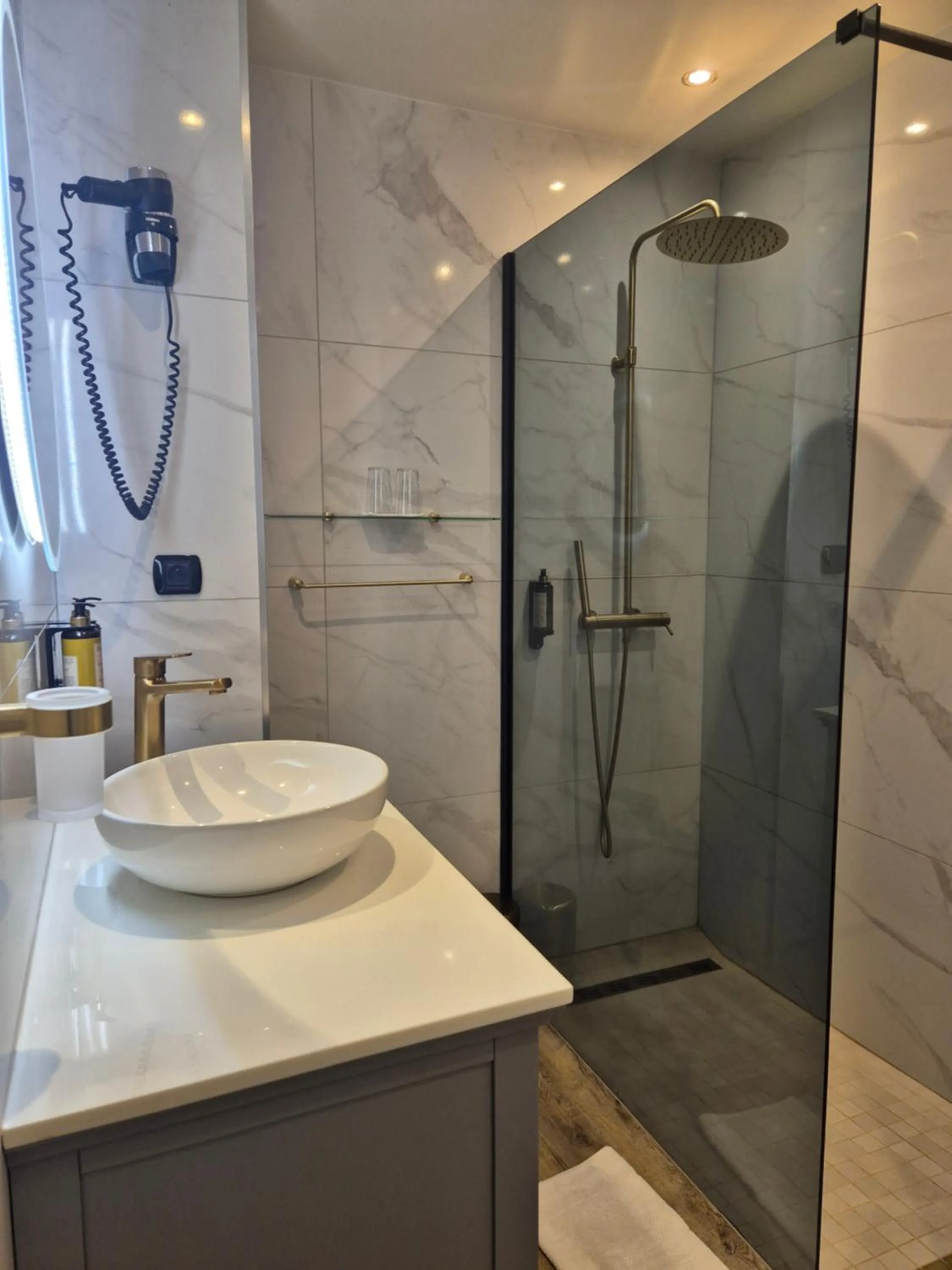 Bathroom in Le Nautile Beachfront