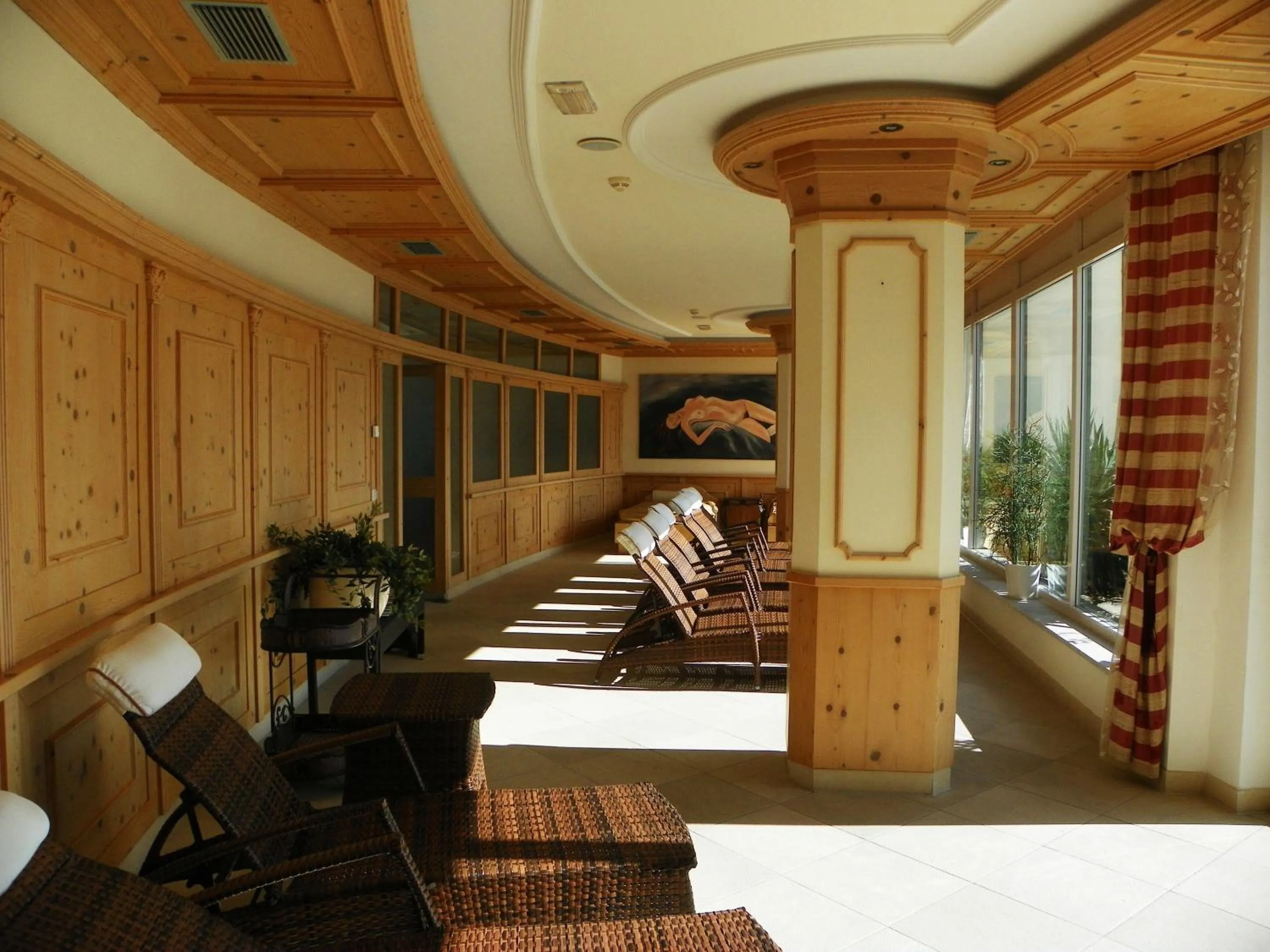 Communal lounge/ TV room in Hotel Finkennest - Panoramic Garden Resort