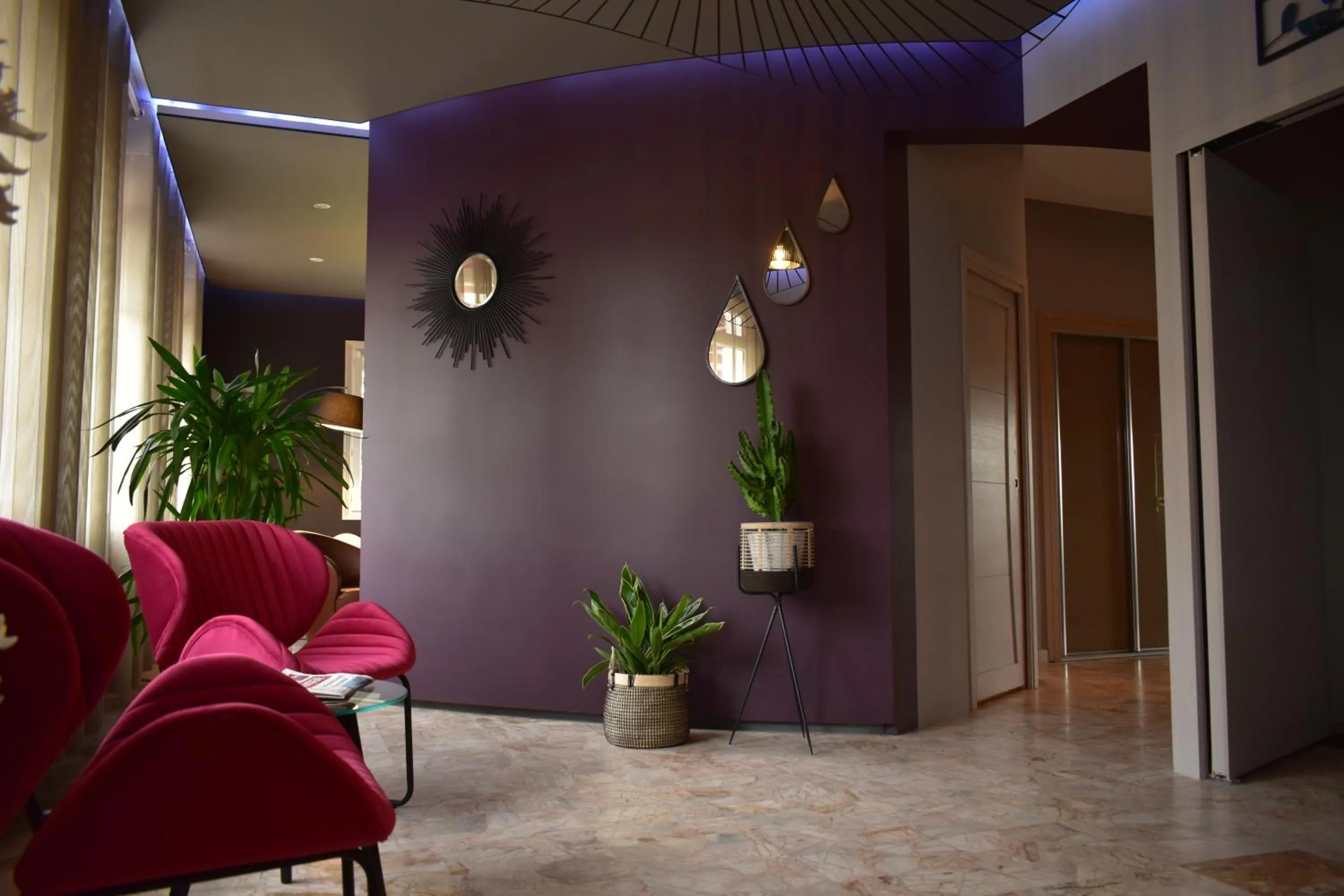 Lobby or reception in Logis Hôtel Beau Site