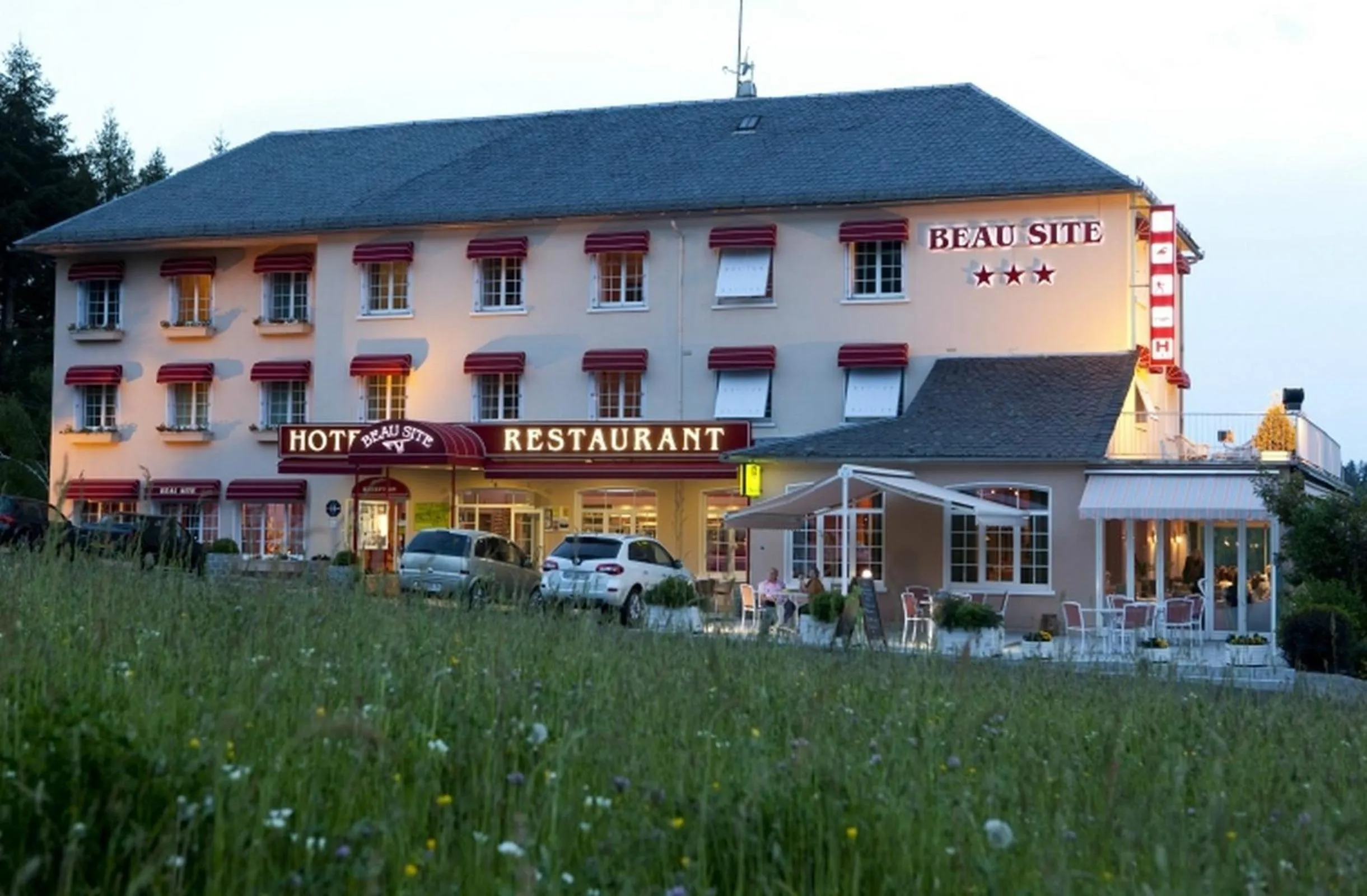 Restaurant/places to eat in Logis Hôtel Beau Site