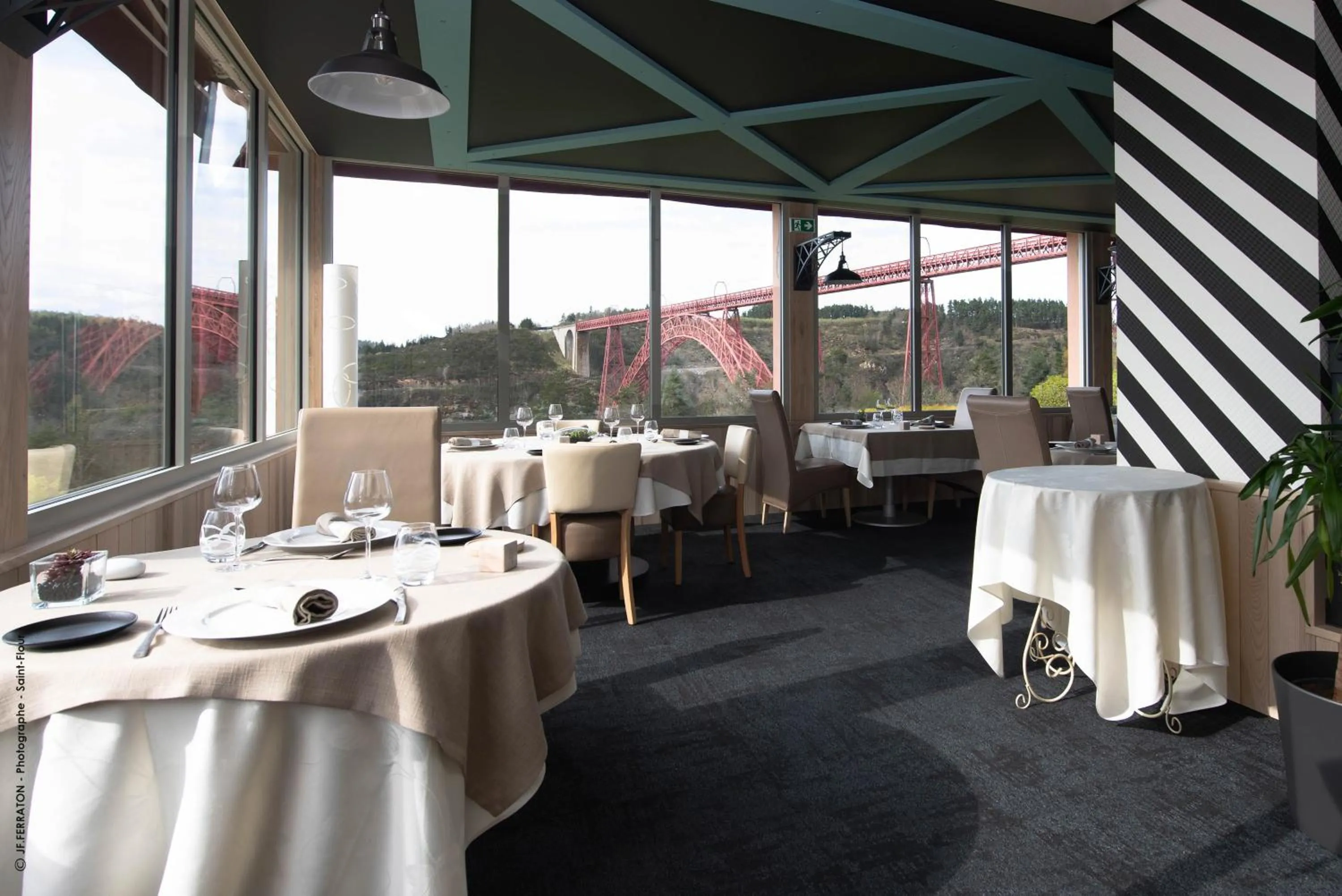 Restaurant/places to eat in Logis Hôtel Beau Site