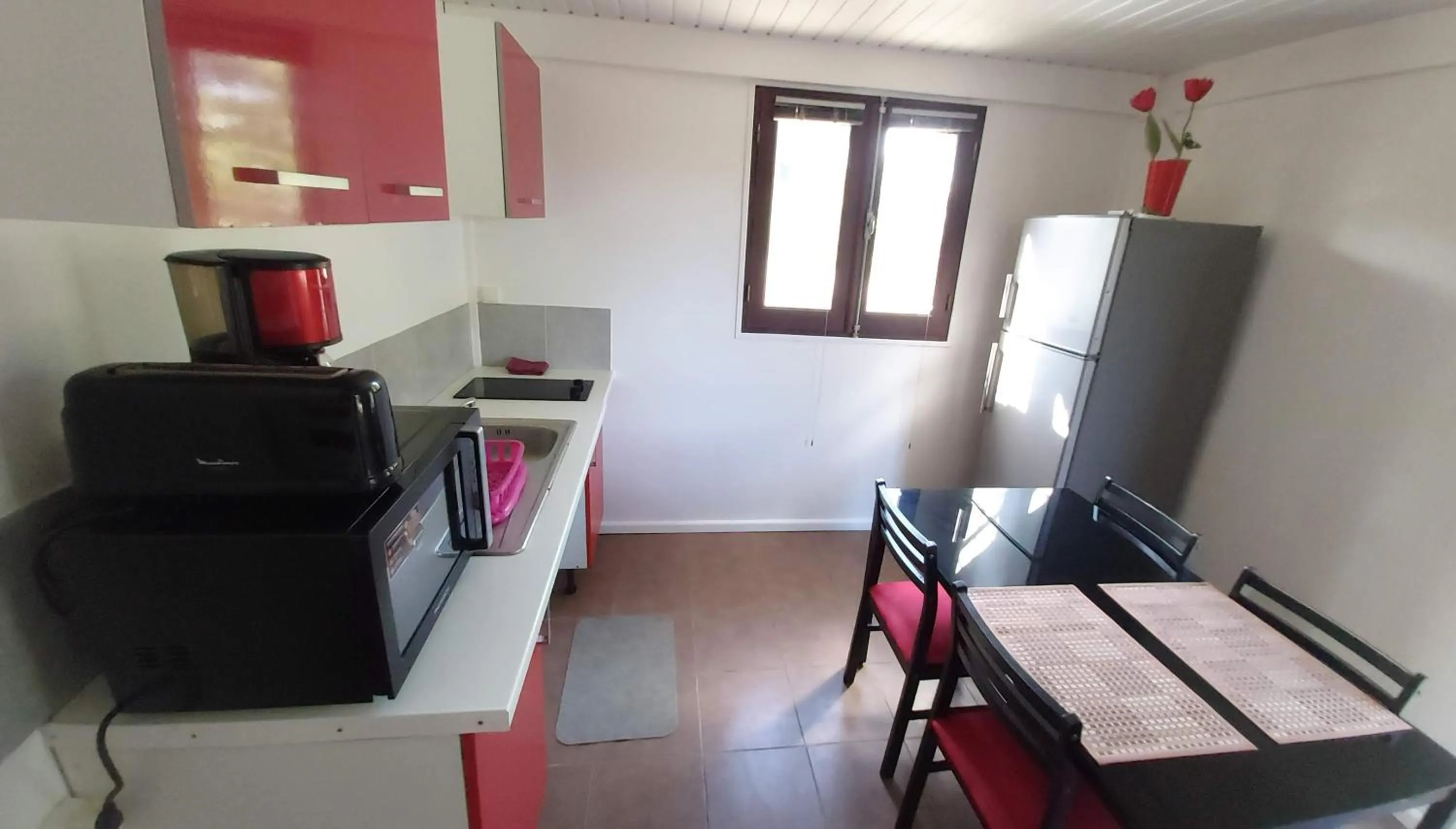 kitchen in Au Petit Canal Fleuri