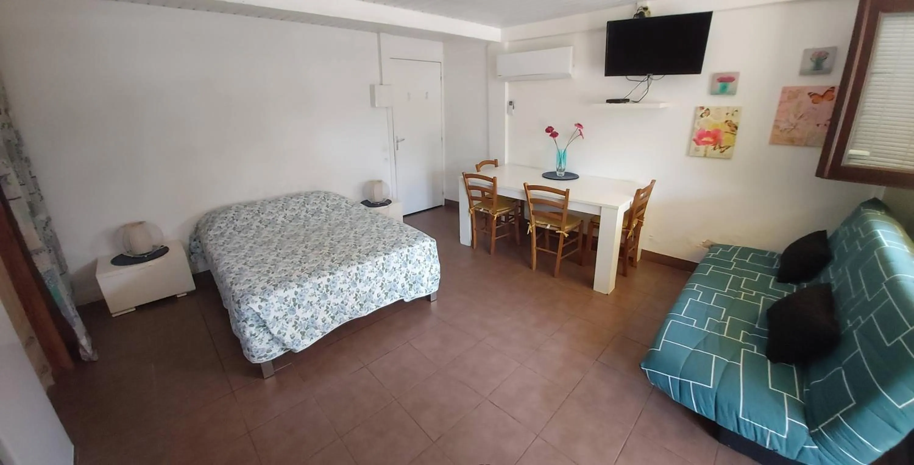 Bed in Au Petit Canal Fleuri