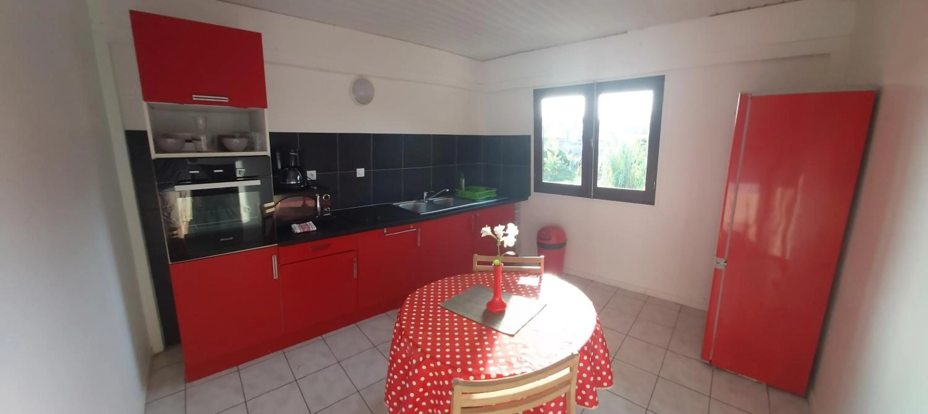 Dining area in Au Petit Canal Fleuri