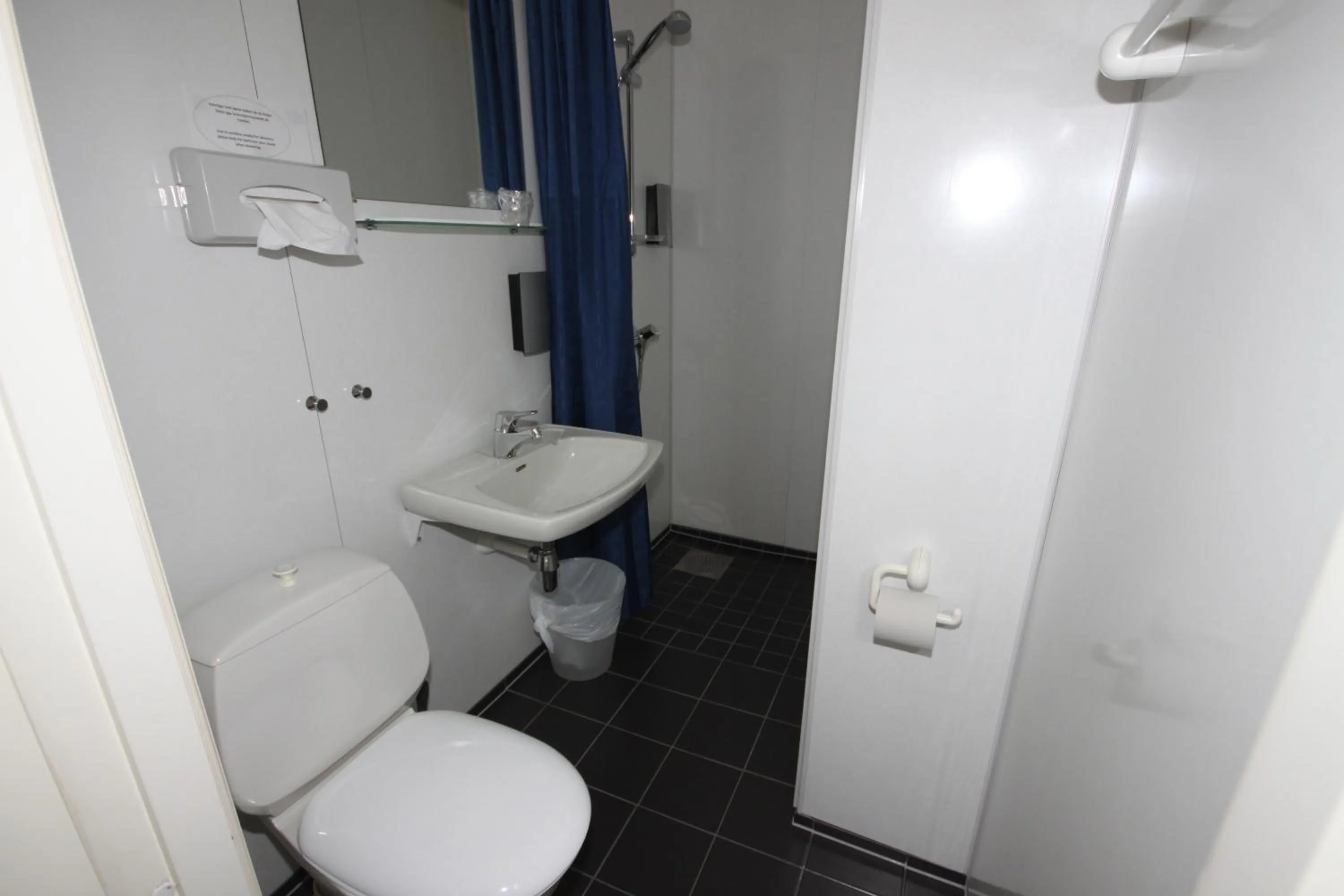 Bathroom in Sauda Fjordhotell