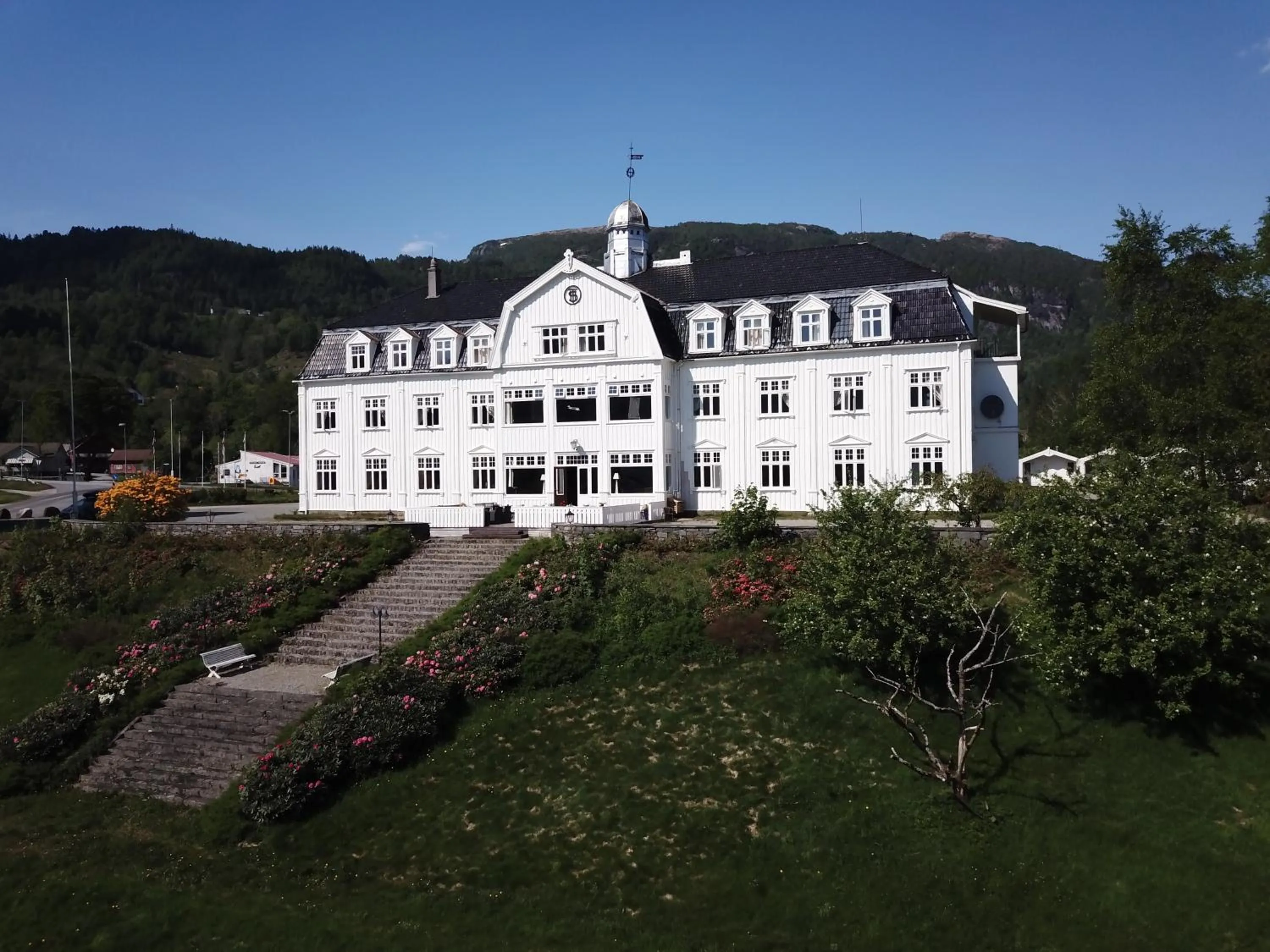 Facade/entrance in Sauda Fjordhotell