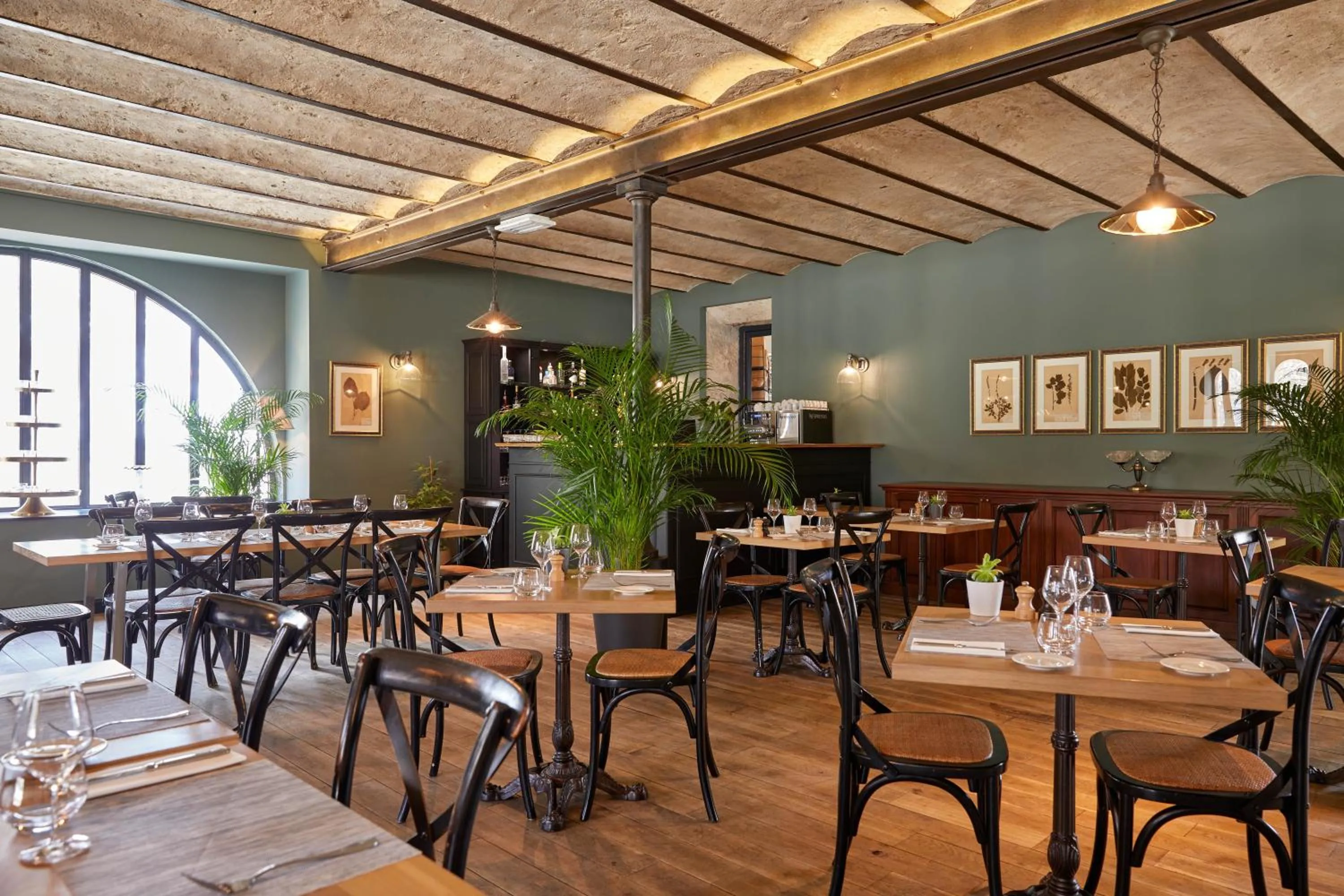 Restaurant/places to eat in Château Les Carrasses