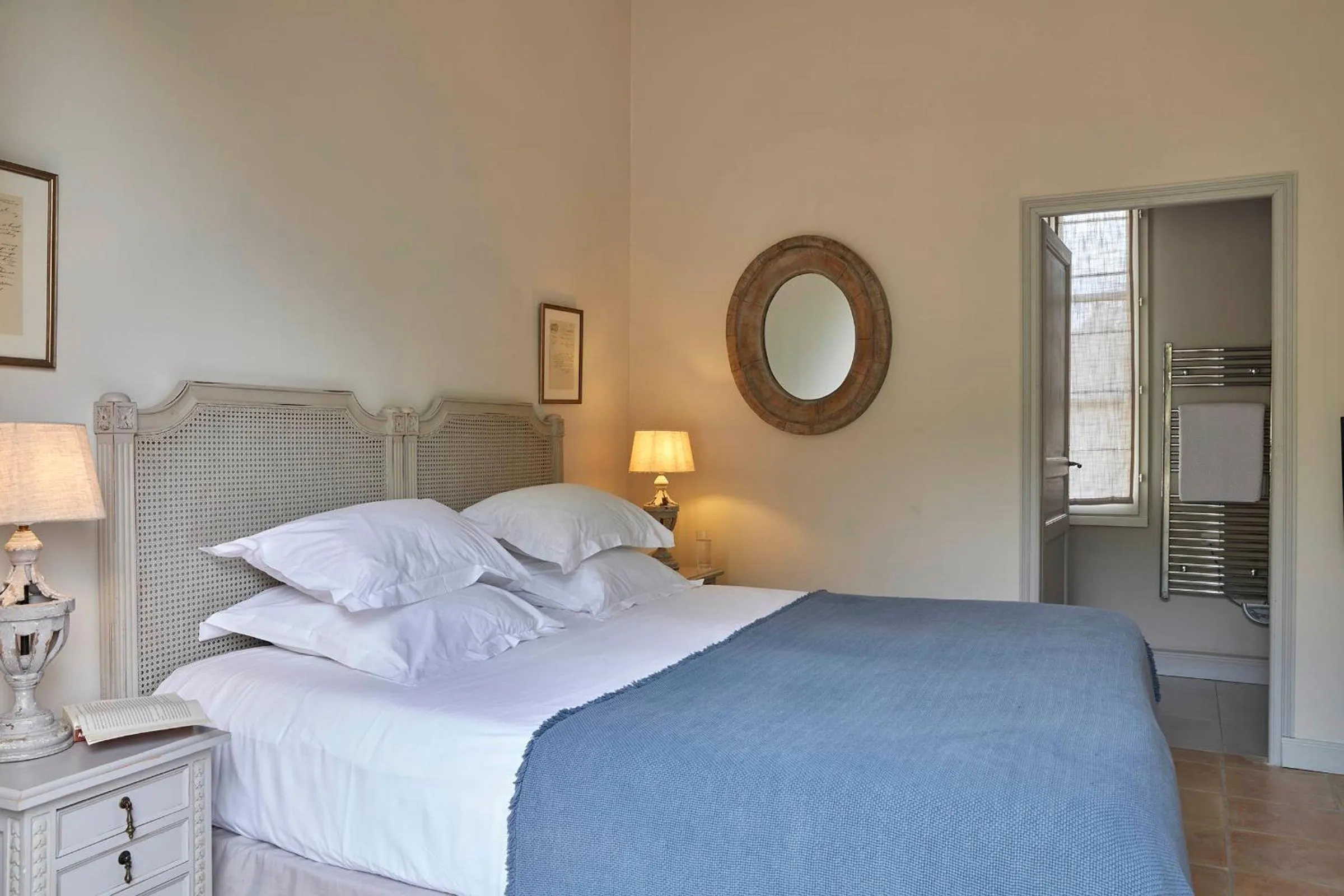 Bedroom, Bed in Château Les Carrasses