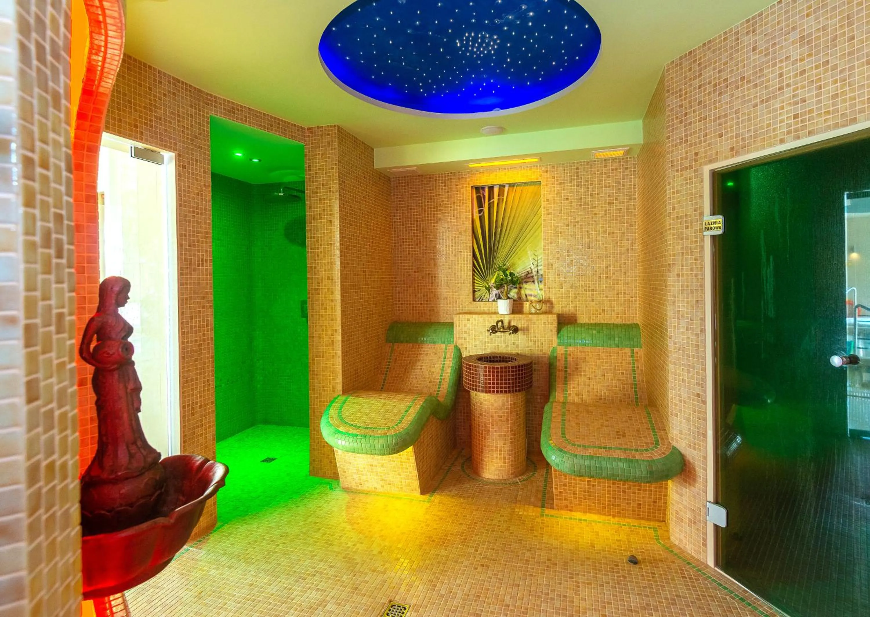 Hot Tub in Dworek Morski SPA & Wellness