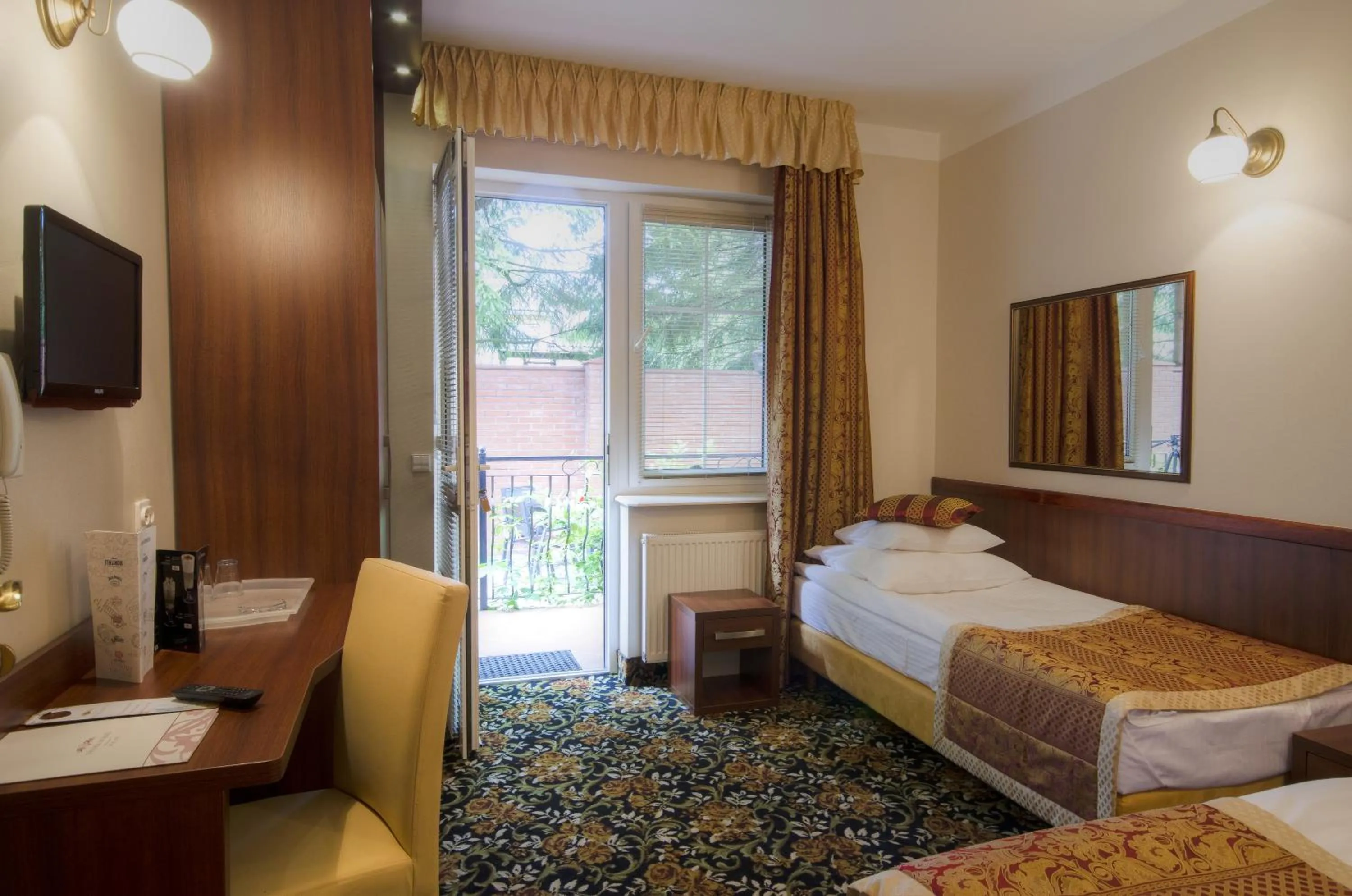 Photo of the whole room, Bed in Dworek Morski SPA & Wellness