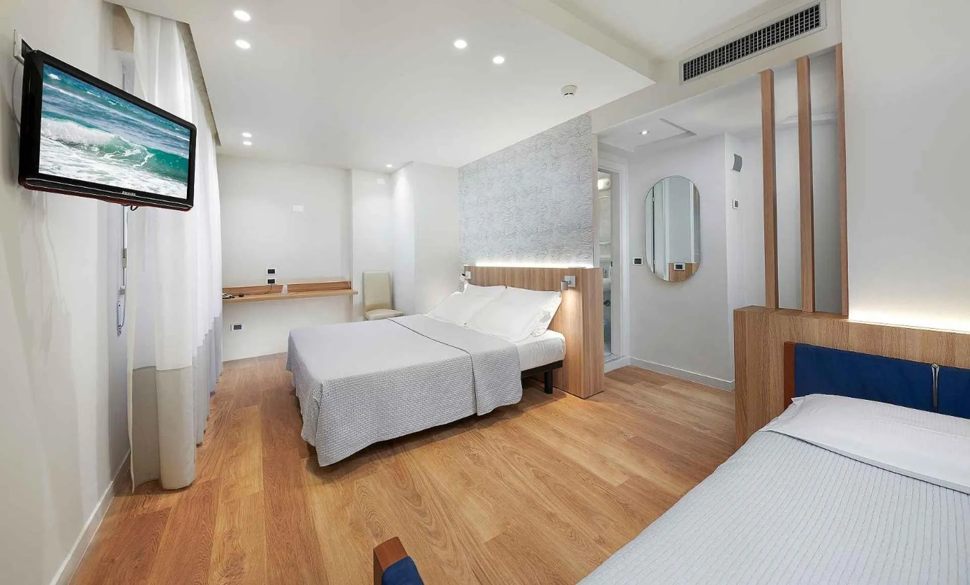 Bed in Family Hotel Antibes -50m dal mare -