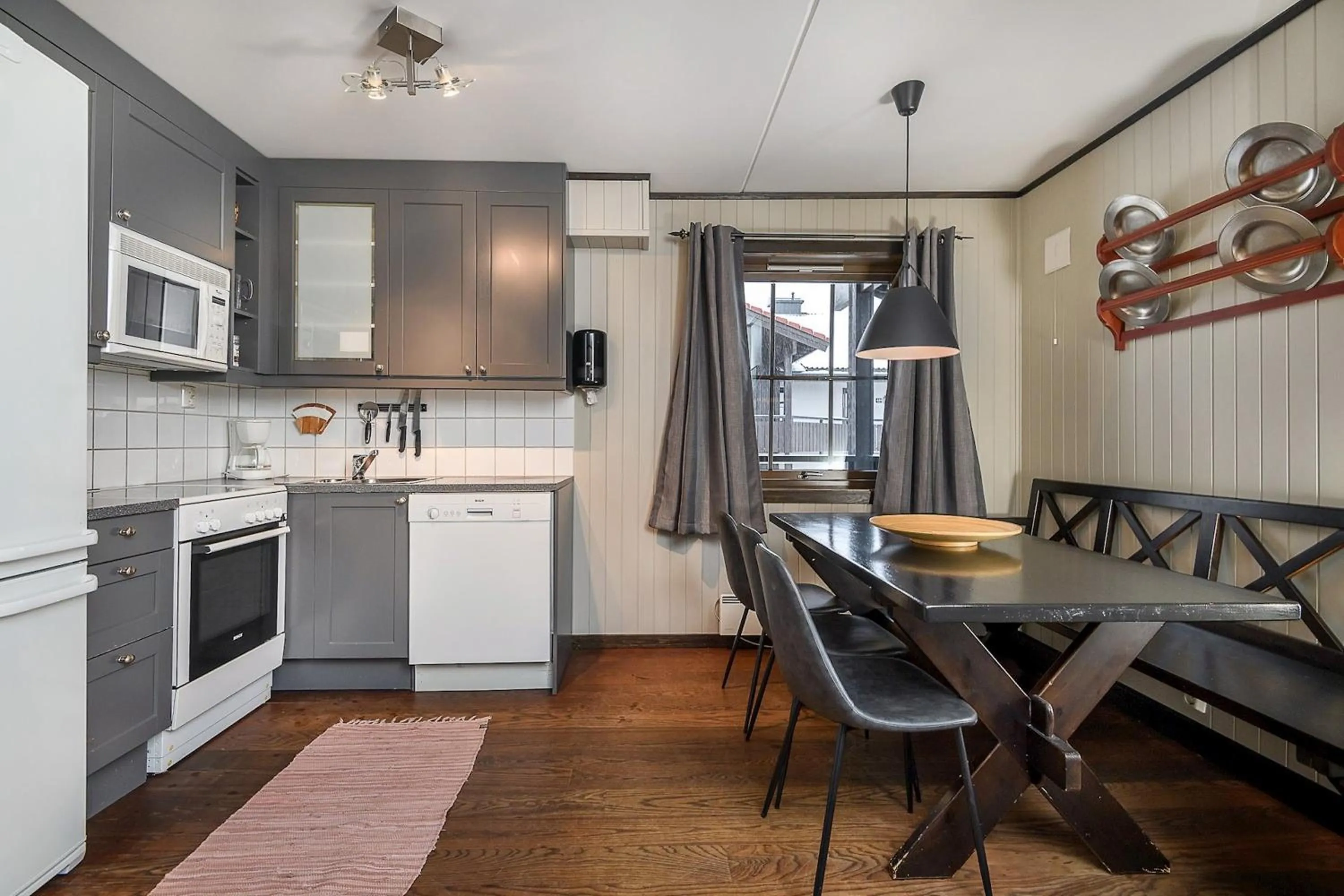 Dining area in Alpin Apartments Solsiden