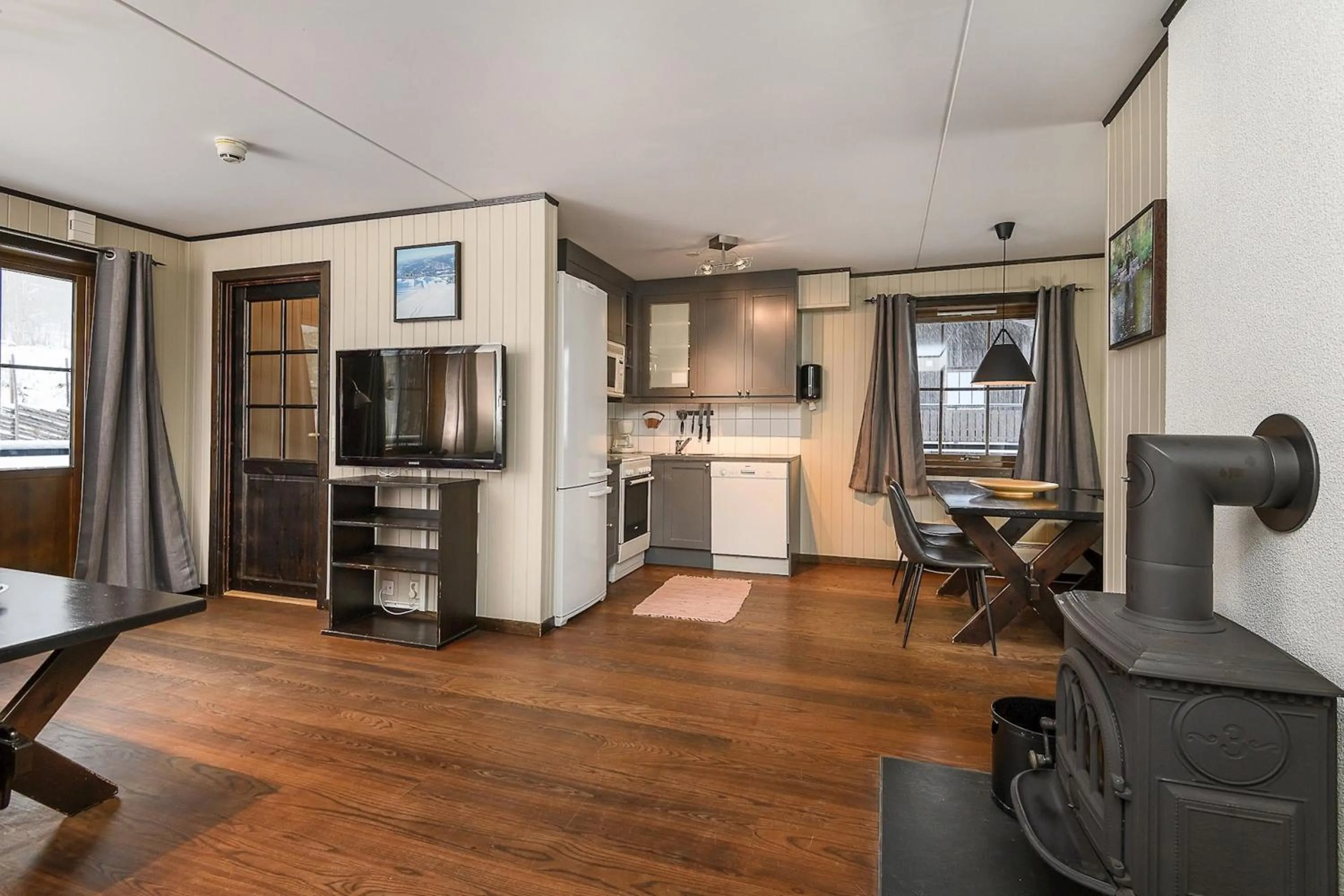 Dining area in Alpin Apartments Solsiden