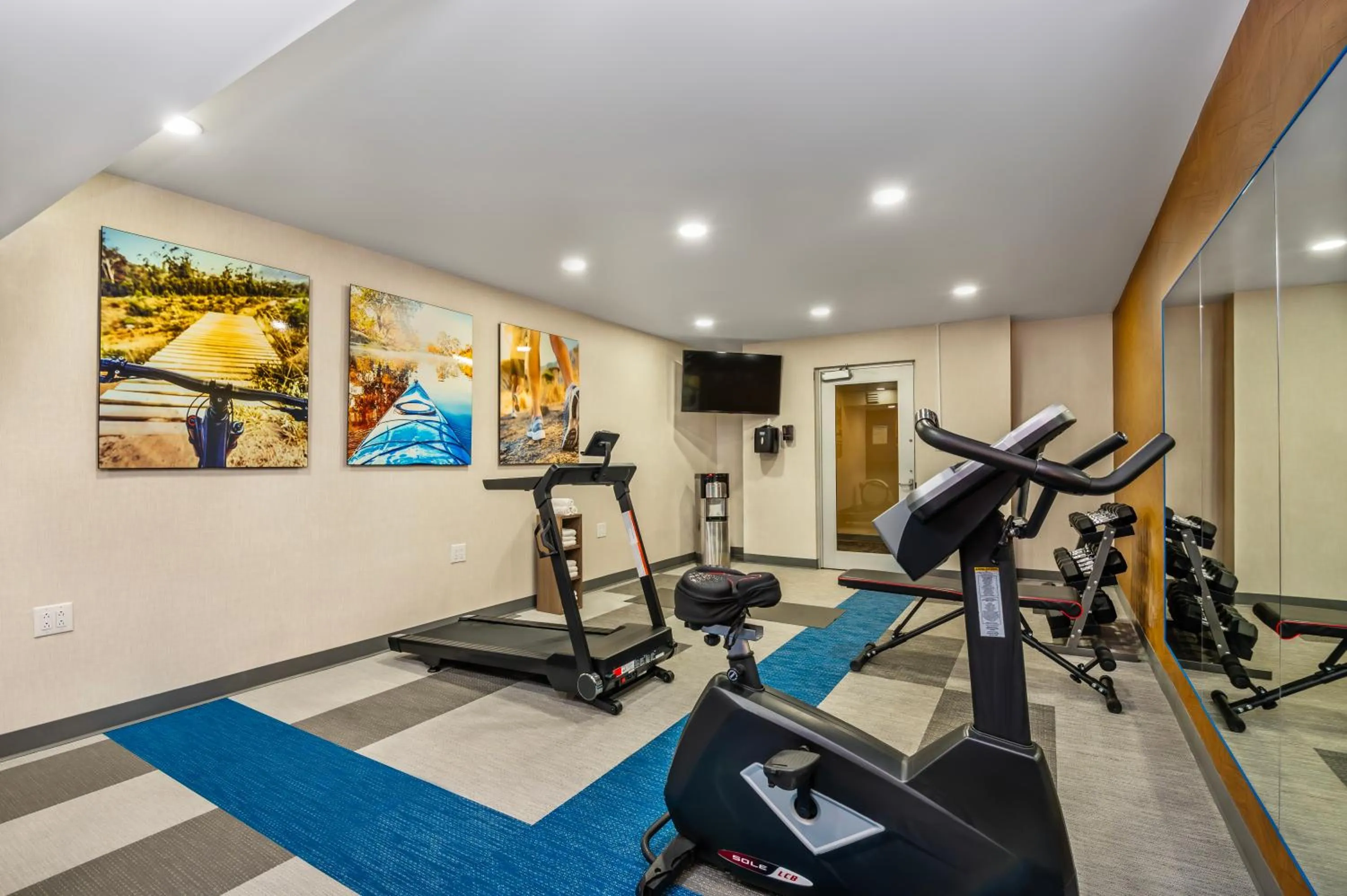 Fitness centre/facilities in Comfort Inn & Suites