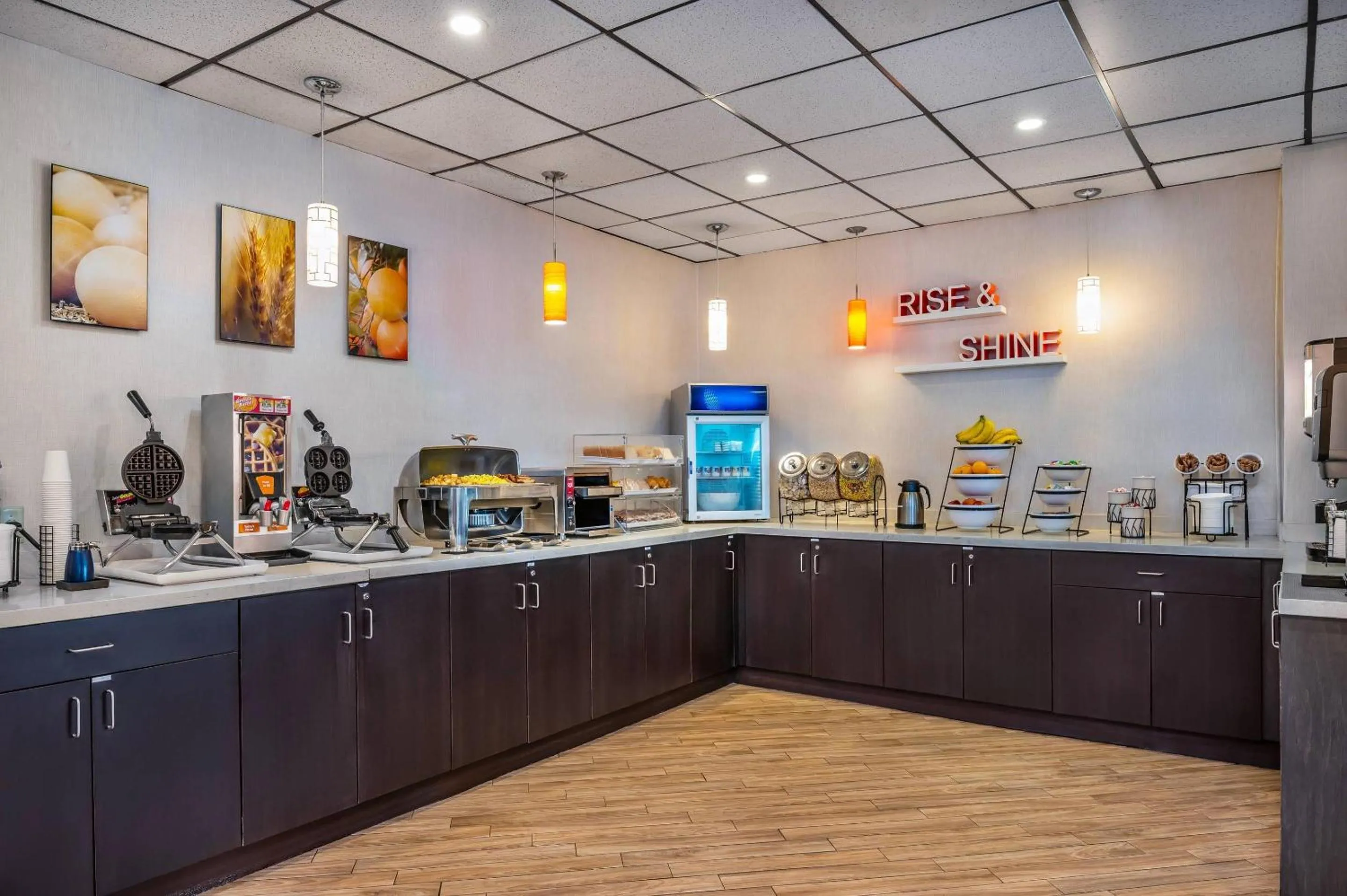 Breakfast in Comfort Inn & Suites