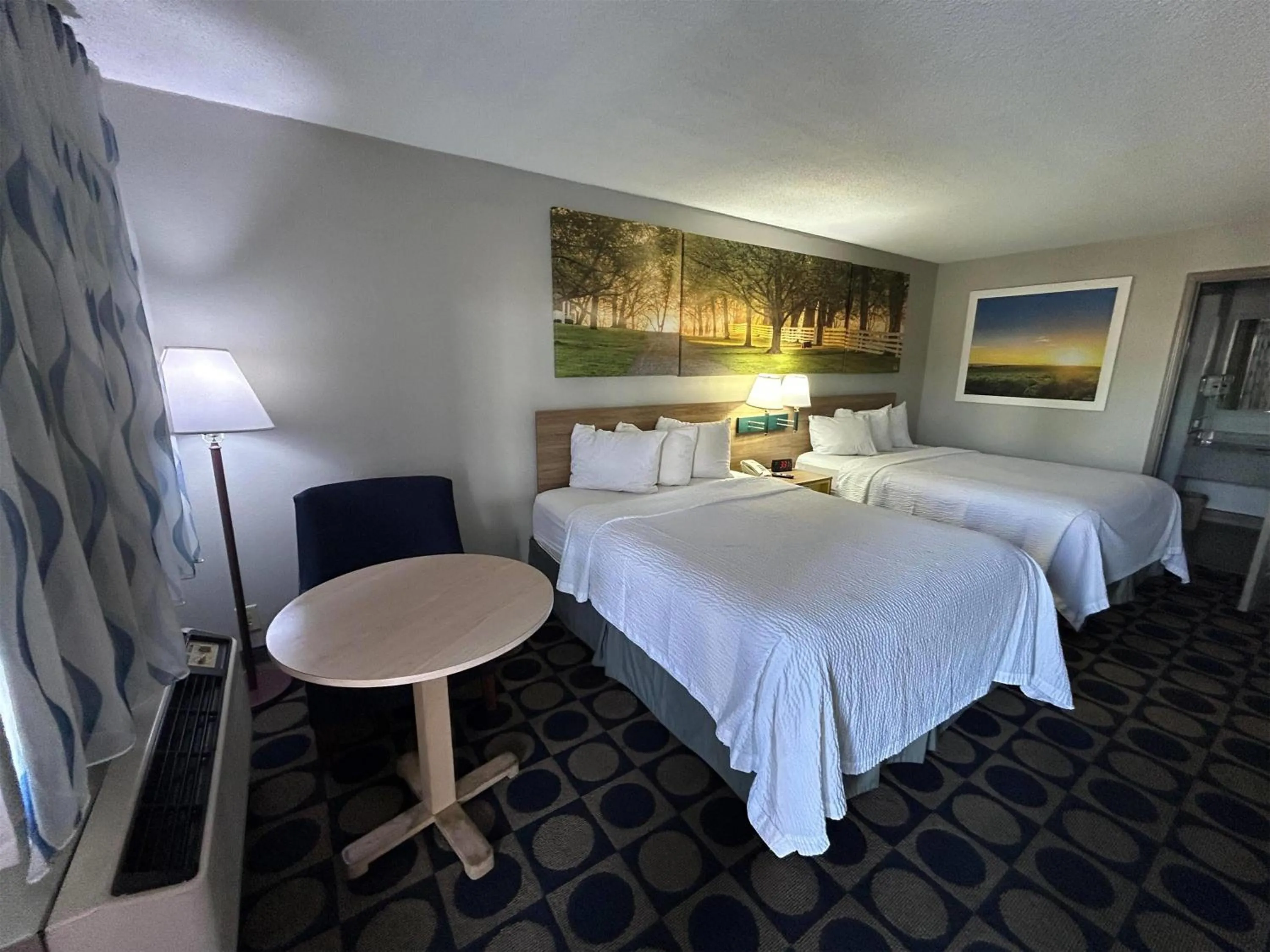 Photo of the whole room, Bed in Days Inn by Wyndham Byron