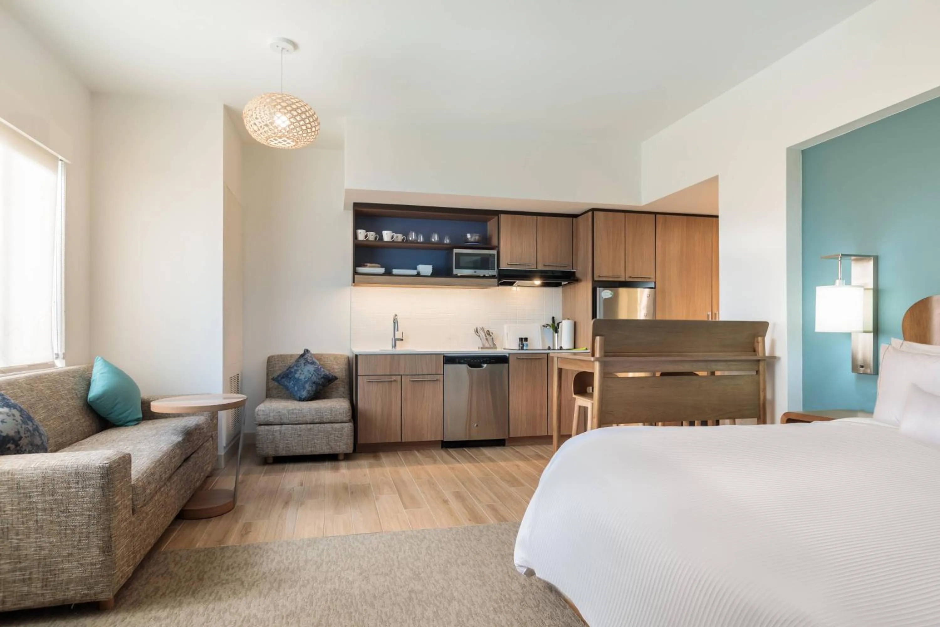 Photo of the whole room, Bed in Element Houston Katy