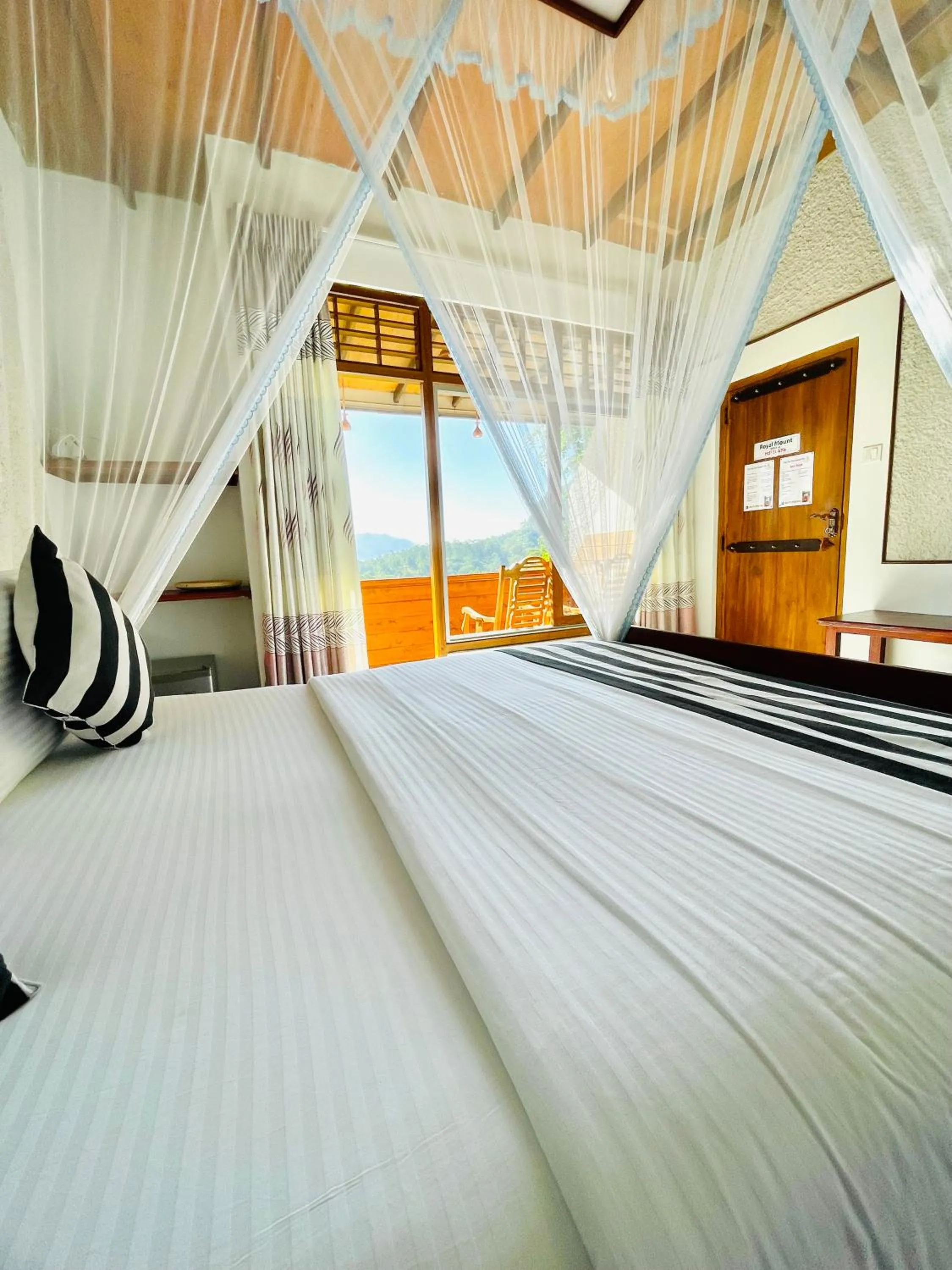 Bed in Royal Mount Ella